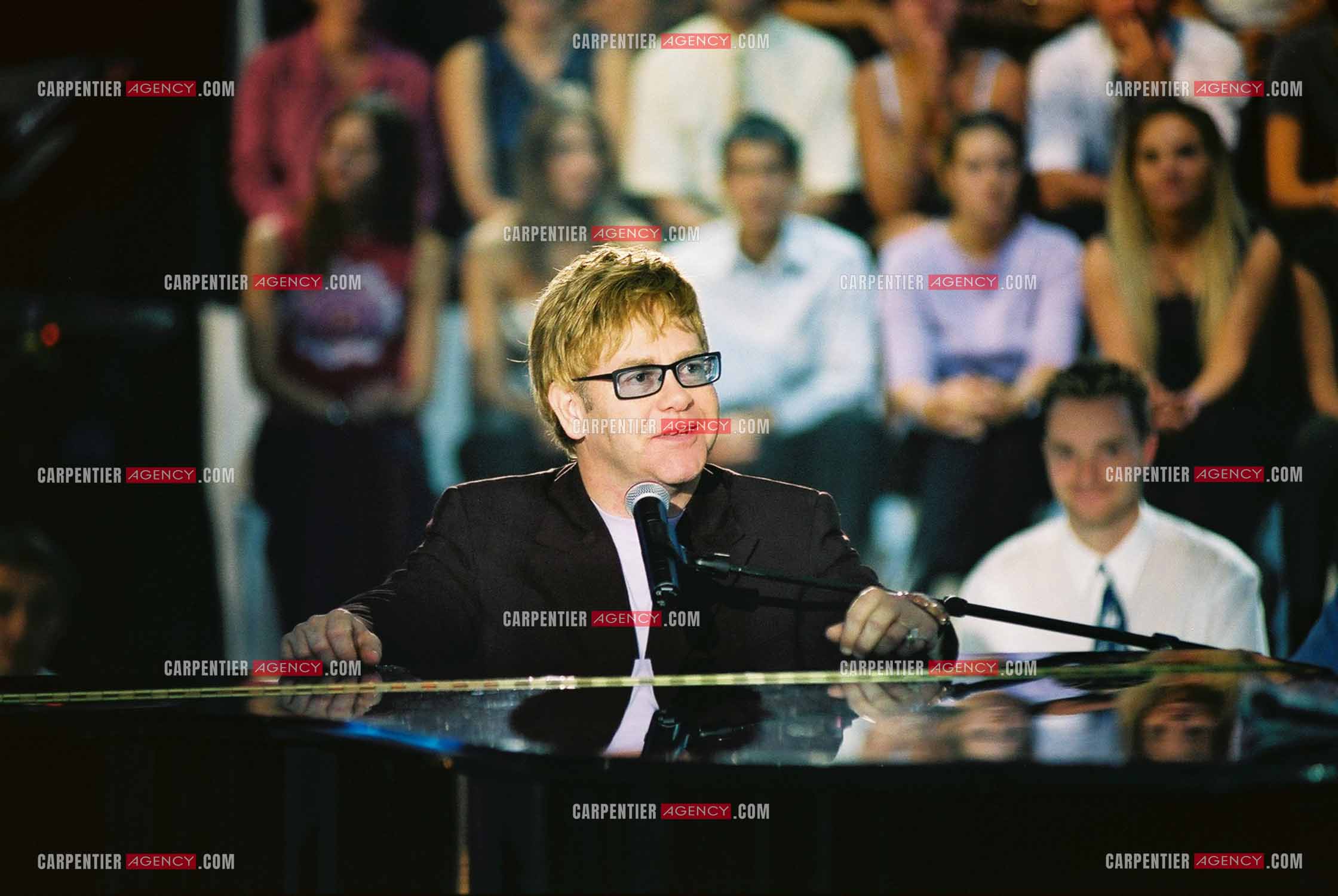 Le chanteur Elton John lors de l'enregistrement de l'émission spécial Garou pour TF1.  ( Exclusif )