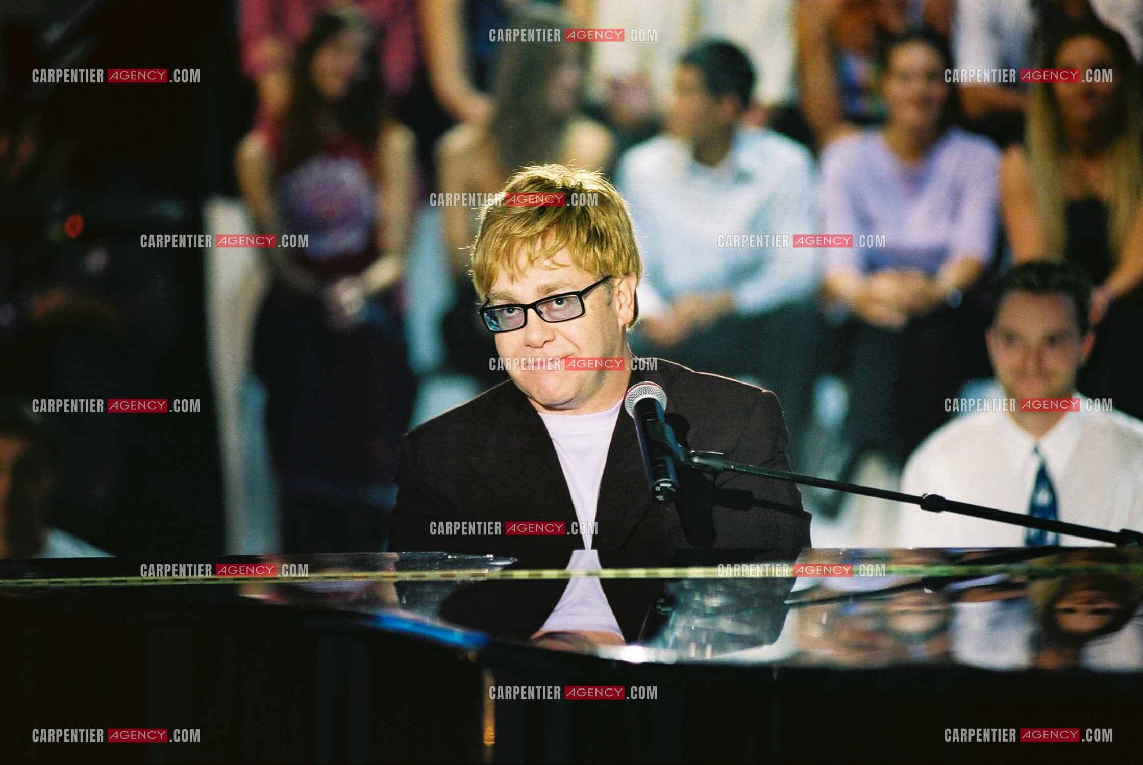Le chanteur Elton John lors de l'enregistrement de l'émission spécial Garou pour TF1.  ( Exclusif )