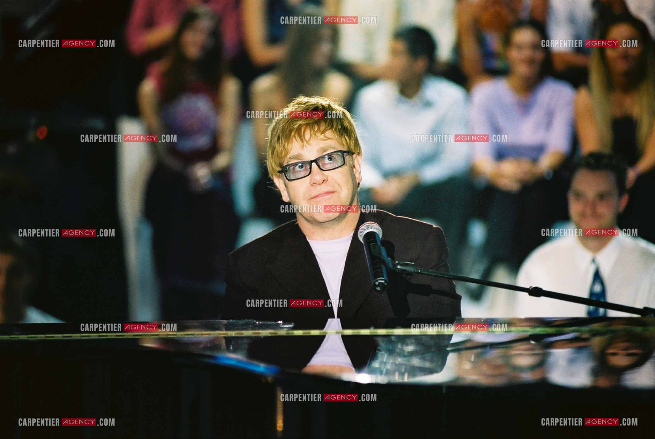 Le chanteur Elton John lors de l'enregistrement de l'émission spécial Garou pour TF1.  ( Exclusif )