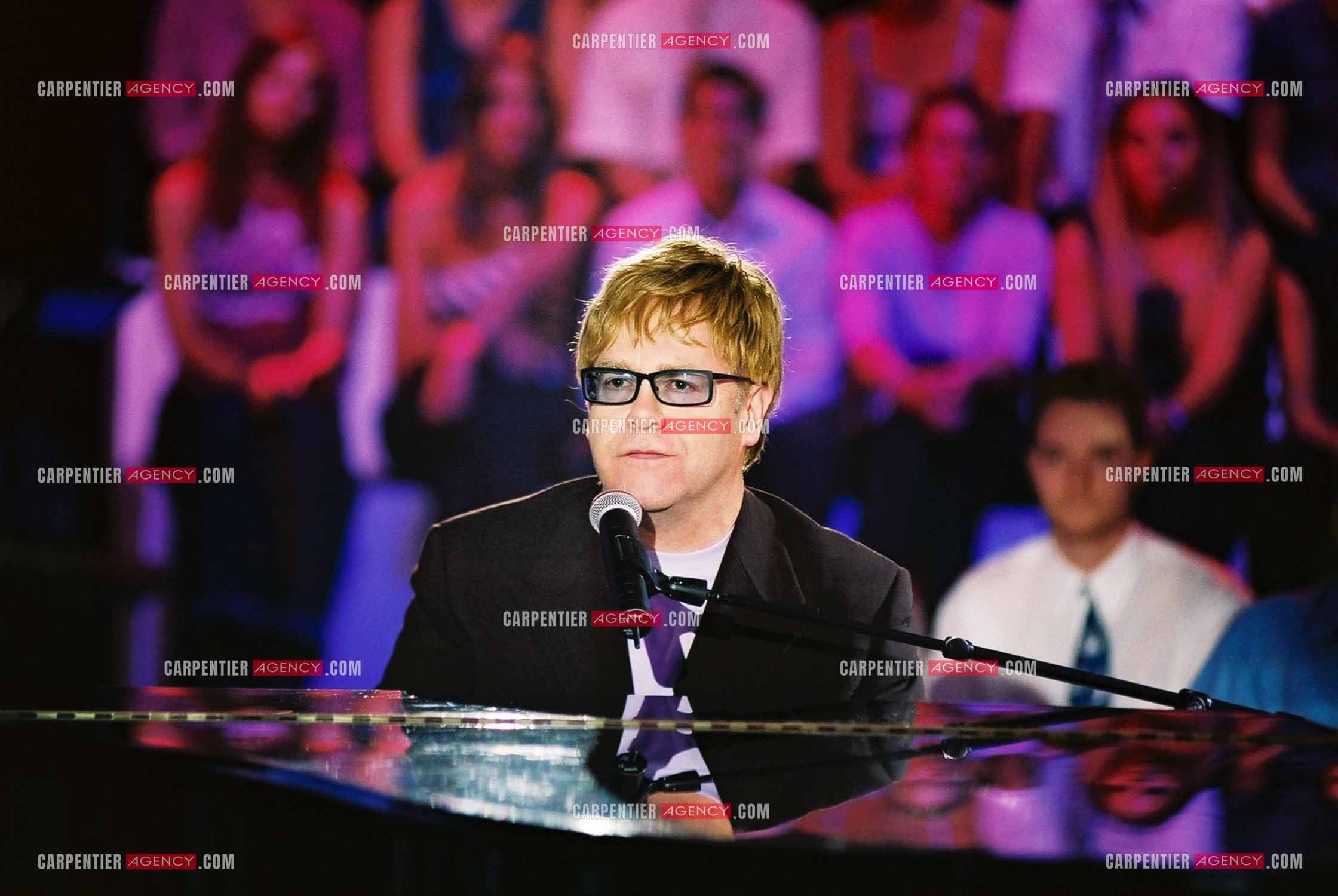 Le chanteur Elton John lors de l'enregistrement de l'émission spécial Garou pour TF1.  ( Exclusif )