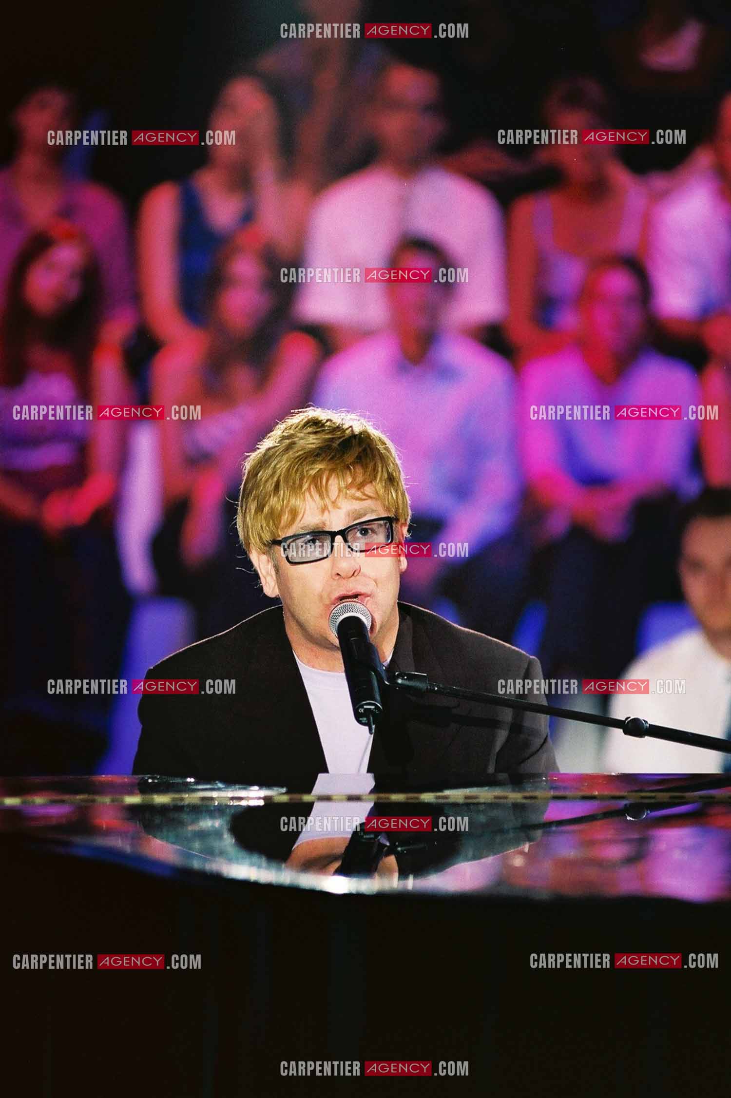 Le chanteur Elton John lors de l'enregistrement de l'émission spécial Garou pour TF1.  ( Exclusif )