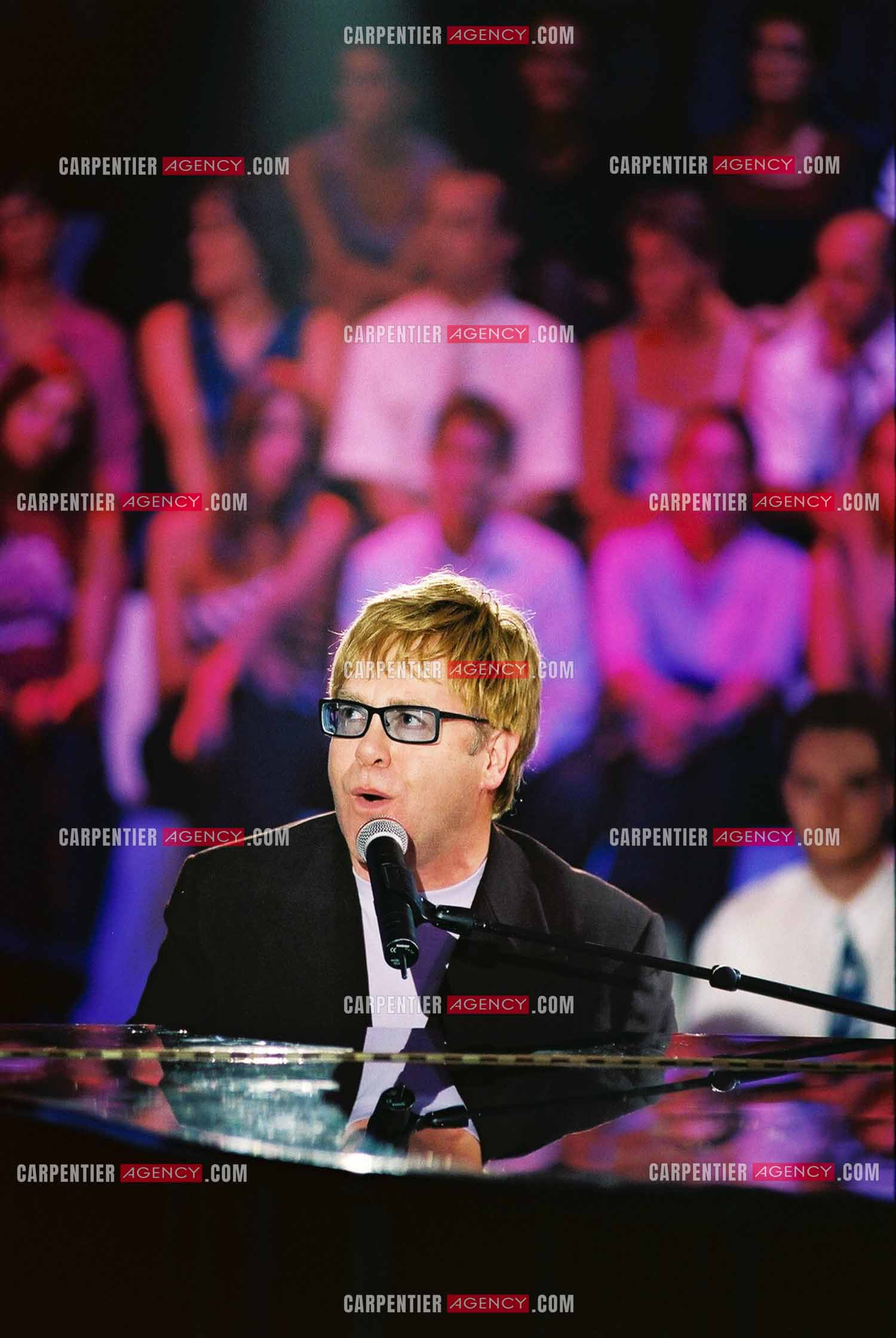 Le chanteur Elton John lors de l'enregistrement de l'émission spécial Garou pour TF1.  ( Exclusif )