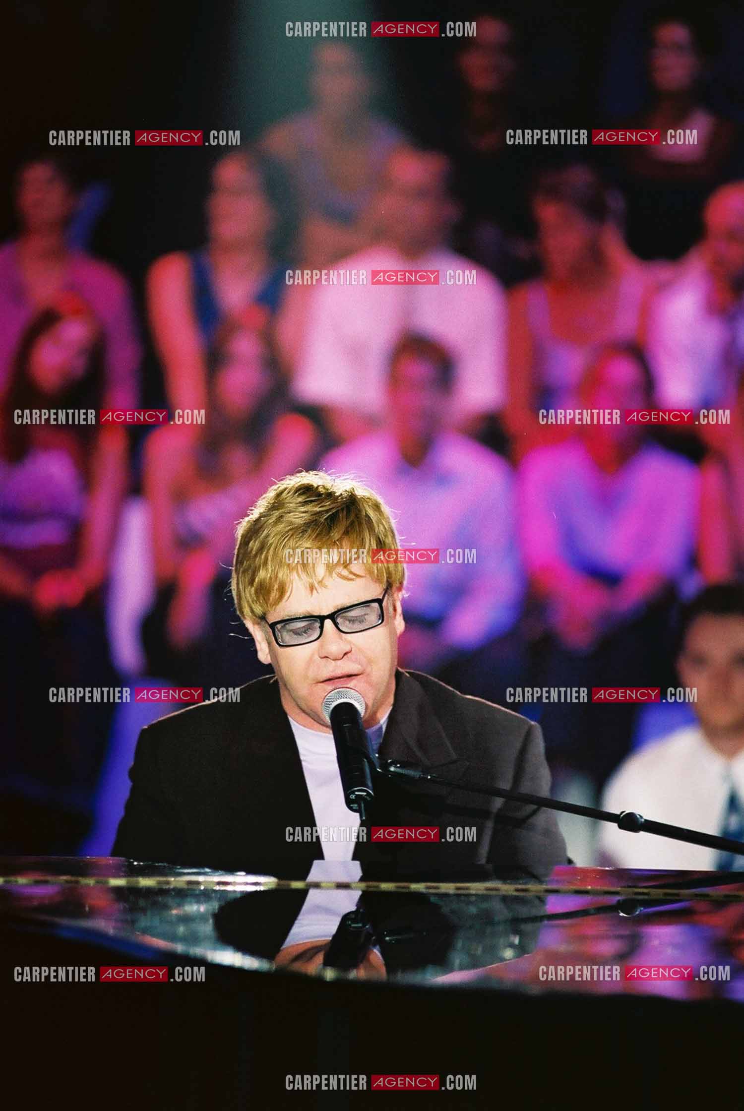 Le chanteur Elton John lors de l'enregistrement de l'émission spécial Garou pour TF1.  ( Exclusif )