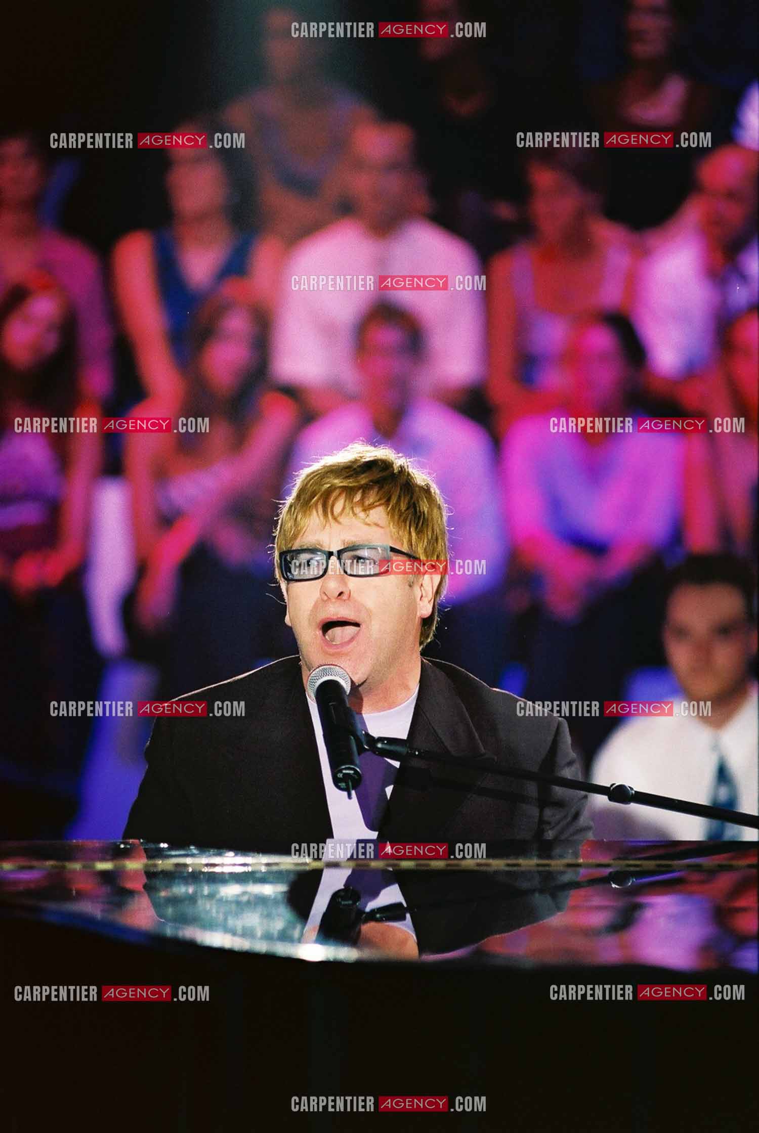 Le chanteur Elton John lors de l'enregistrement de l'émission spécial Garou pour TF1.  ( Exclusif )