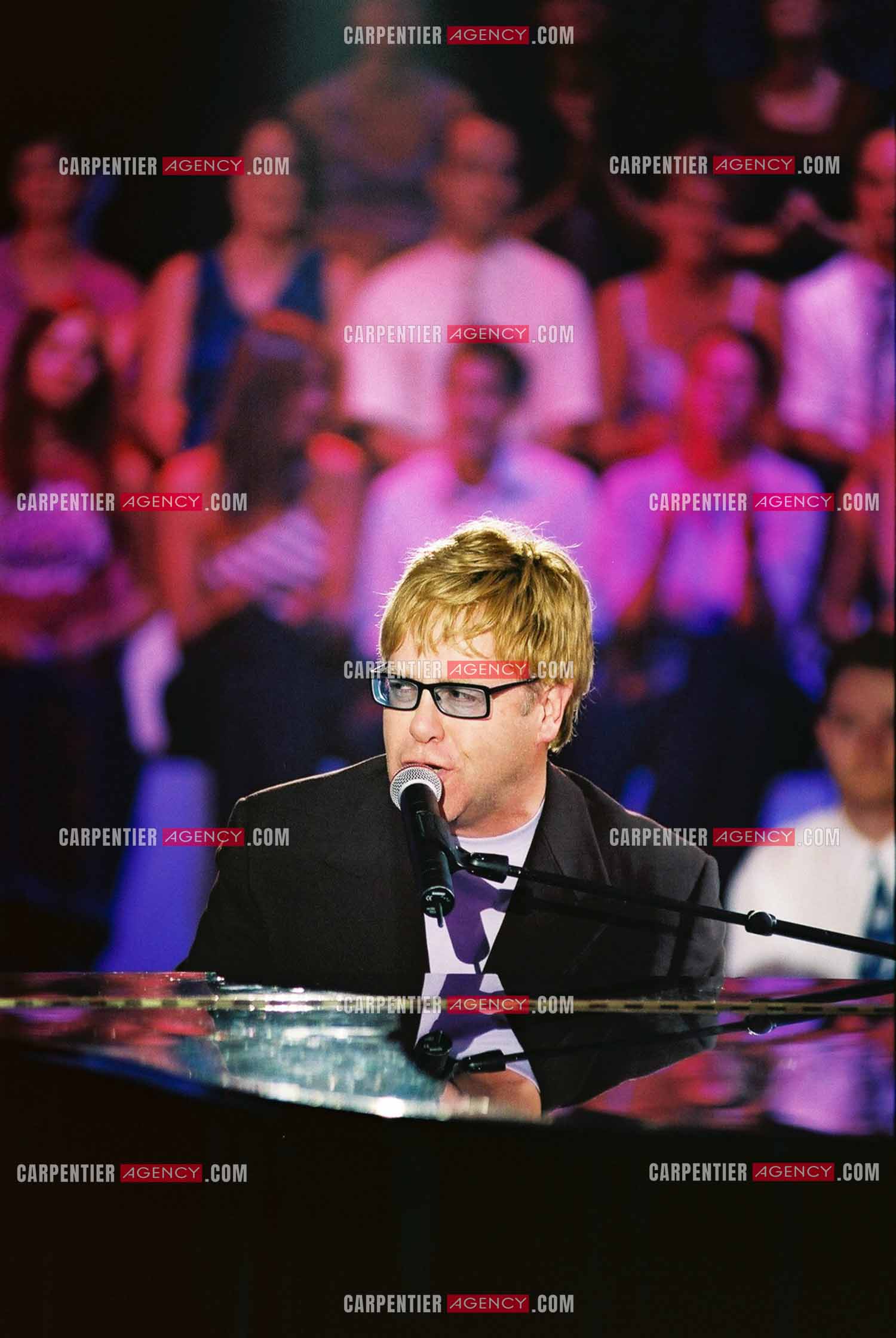 Le chanteur Elton John lors de l'enregistrement de l'émission spécial Garou pour TF1.  ( Exclusif )