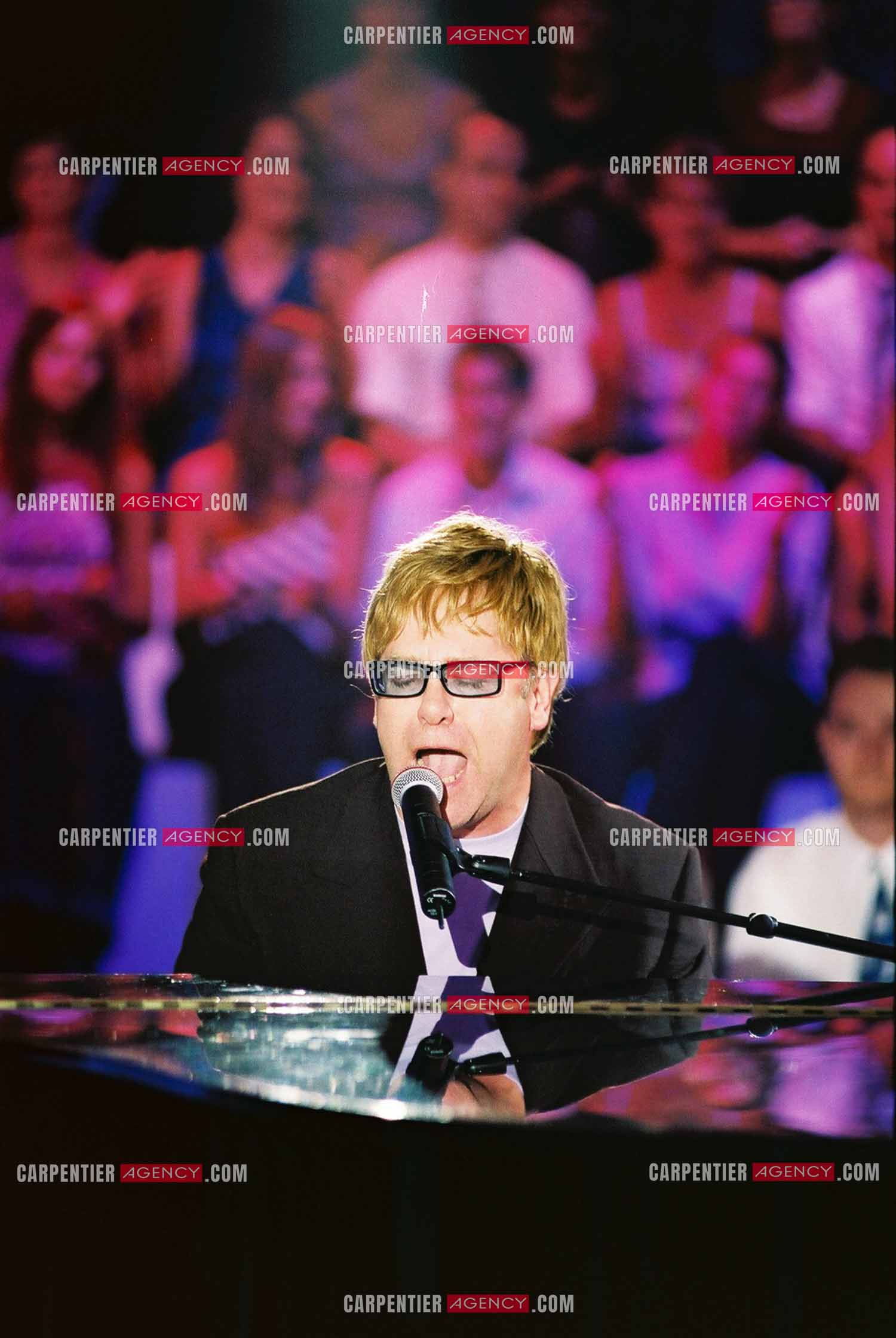 Le chanteur Elton John lors de l'enregistrement de l'émission spécial Garou pour TF1.  ( Exclusif )