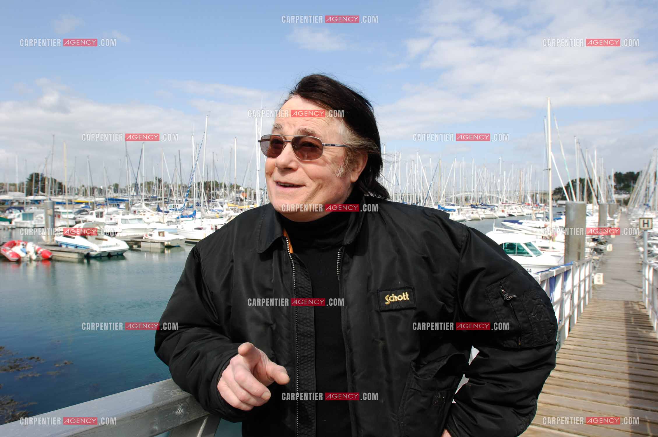 Alain Barrière sur le port de la Trinité sur Mer.  ( Exclusif )