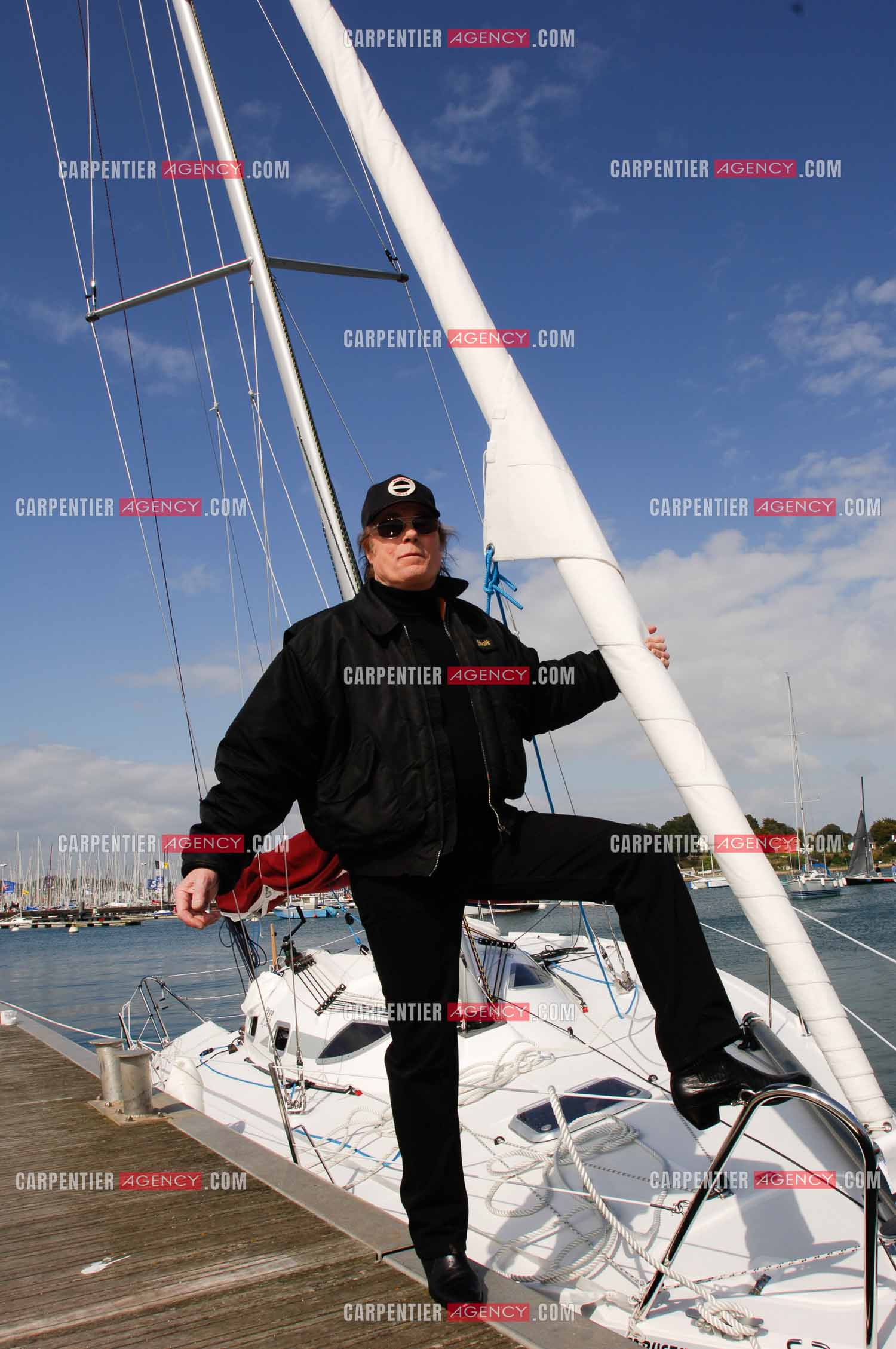 Alain Barrière sur le port de la Trinité sur Mer.  ( Exclusif )