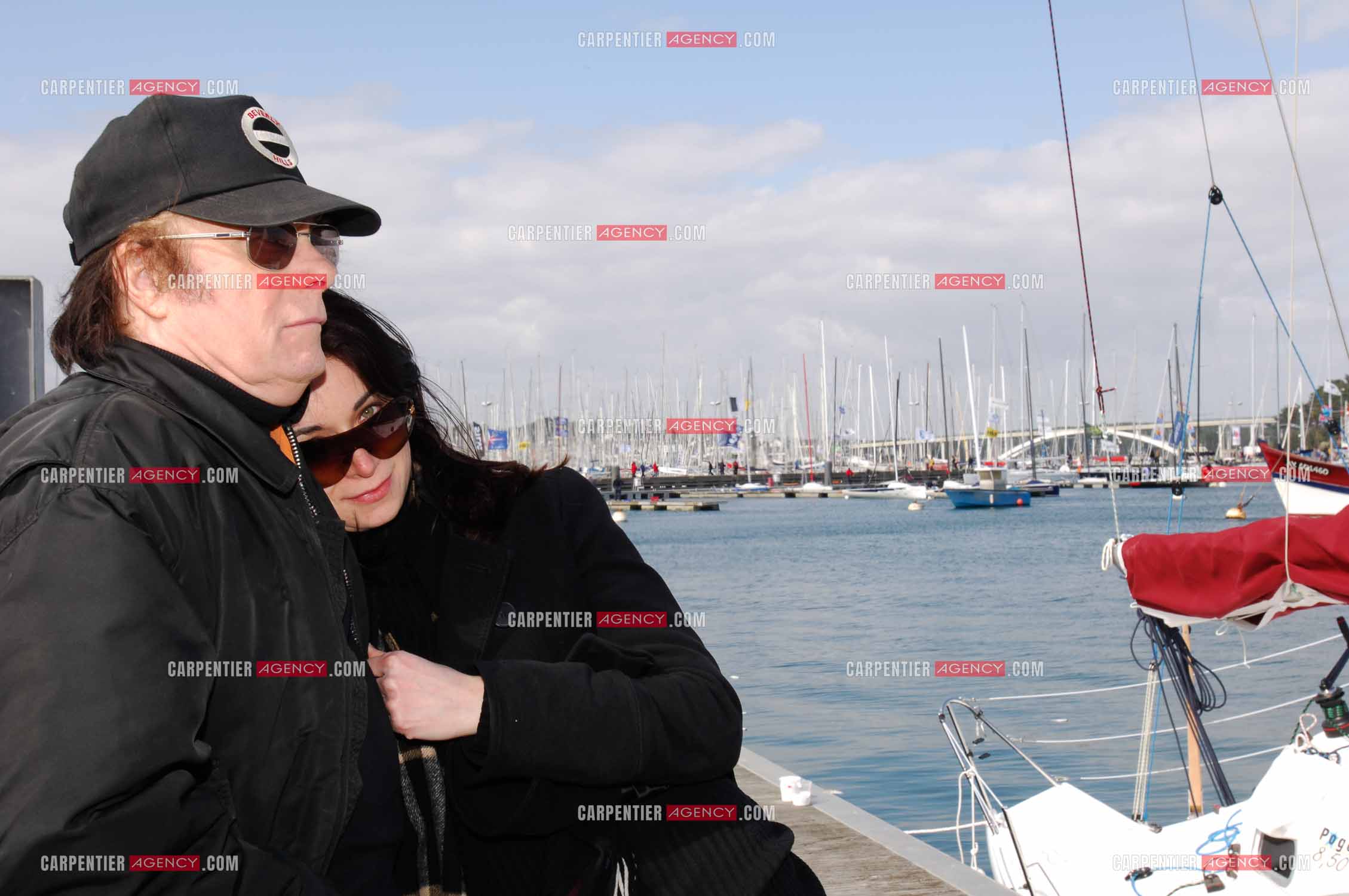 Alain Barrière et sa fille Guenaelle sur le port de la Trinité sur Mer.  ( Exclusif )