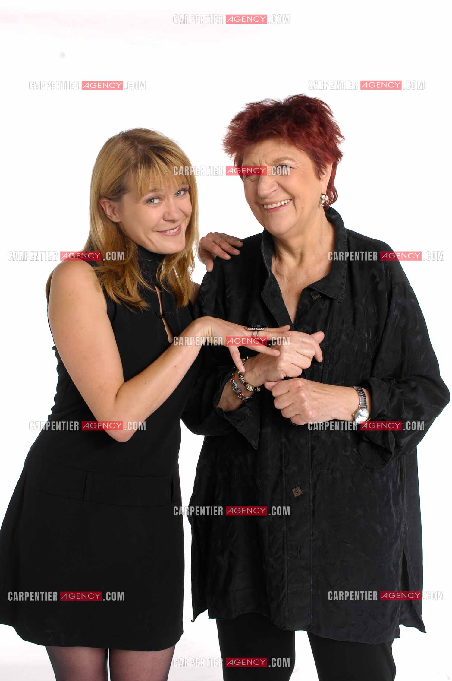 La chanteuse Anne Sylvestre et Agnès Bihl. ( Exclusif )