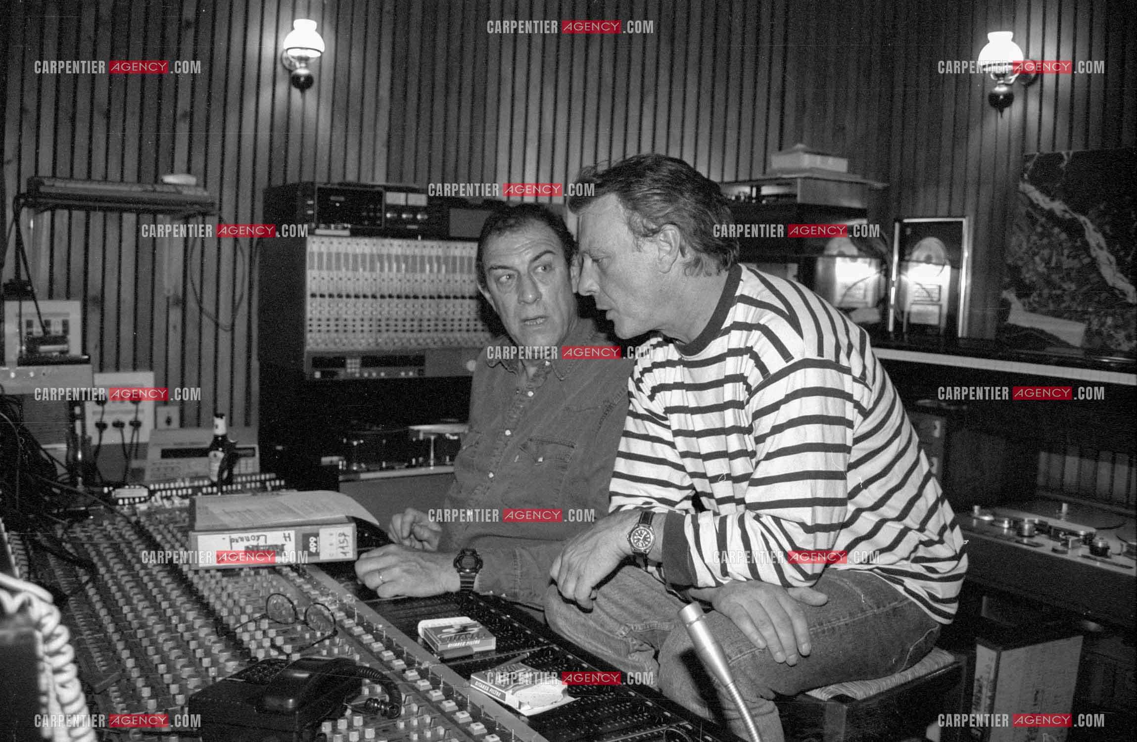 Le chanteur Herbert Léonard en séance d'enregistrement de son prochain album chez son ami Bernard Estardy au studio CBE à Paris.  ( Exclusif )