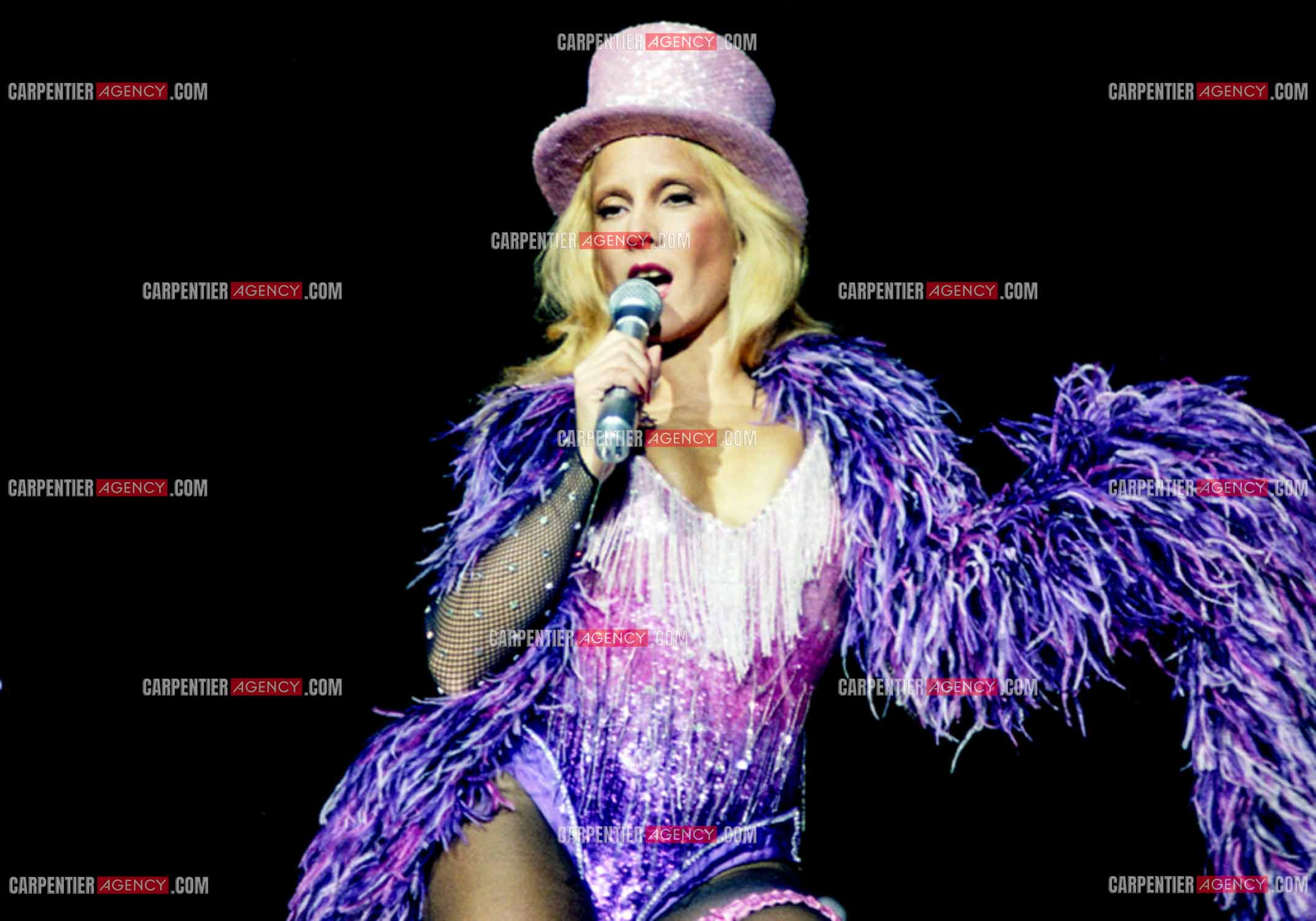 La chanteuse Sylvie Vartan en concert à Vienne en 1977.