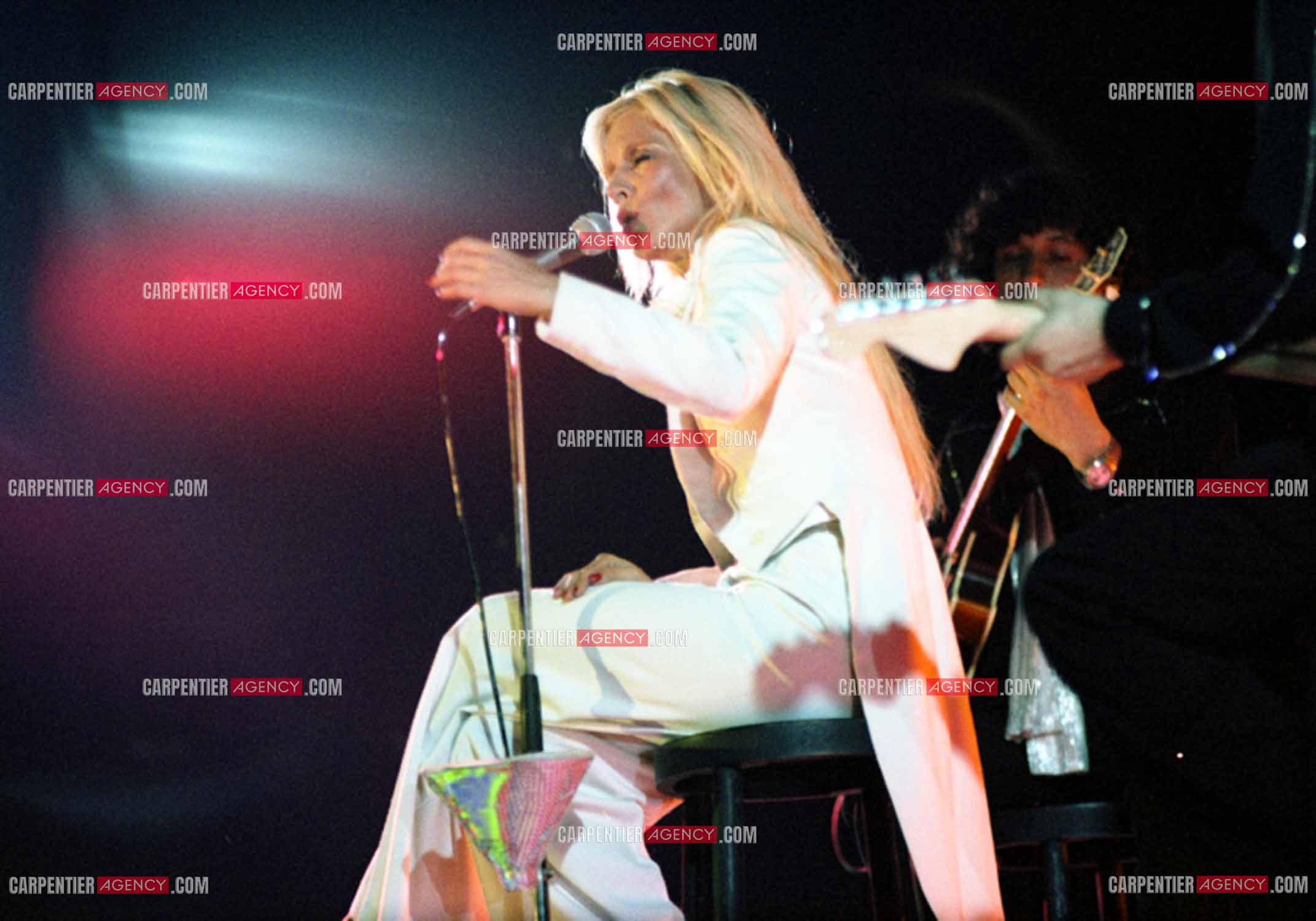 La chanteuse Sylvie Vartan en concert à Vienne en 1977.