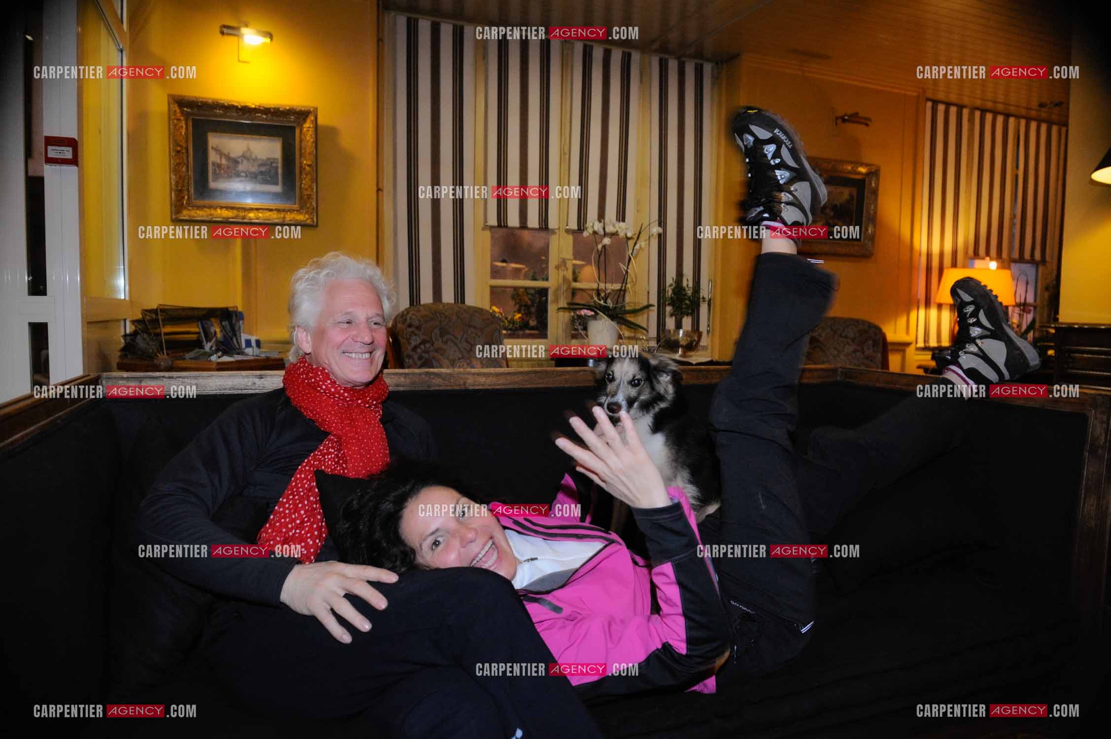 Le chanteur Gérard Lenorman et sa compagne Marie Maunier en randonnée dans les pyrénnées avec leur chien Puppy.  ( Exclusif )