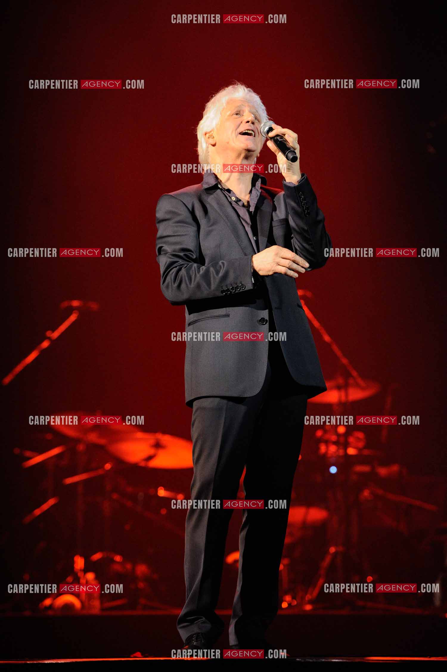 Le chanteur Gérard Lenorman en concert au Grand Rex à Paris.  ( Exclusif )