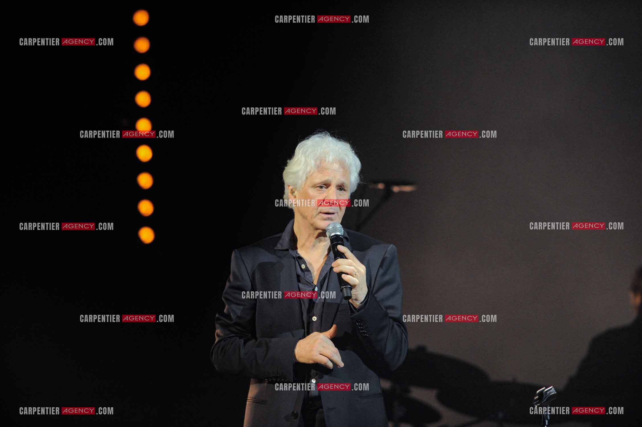 Le chanteur Gérard Lenorman en concert au Grand Rex à Paris.  ( Exclusif )