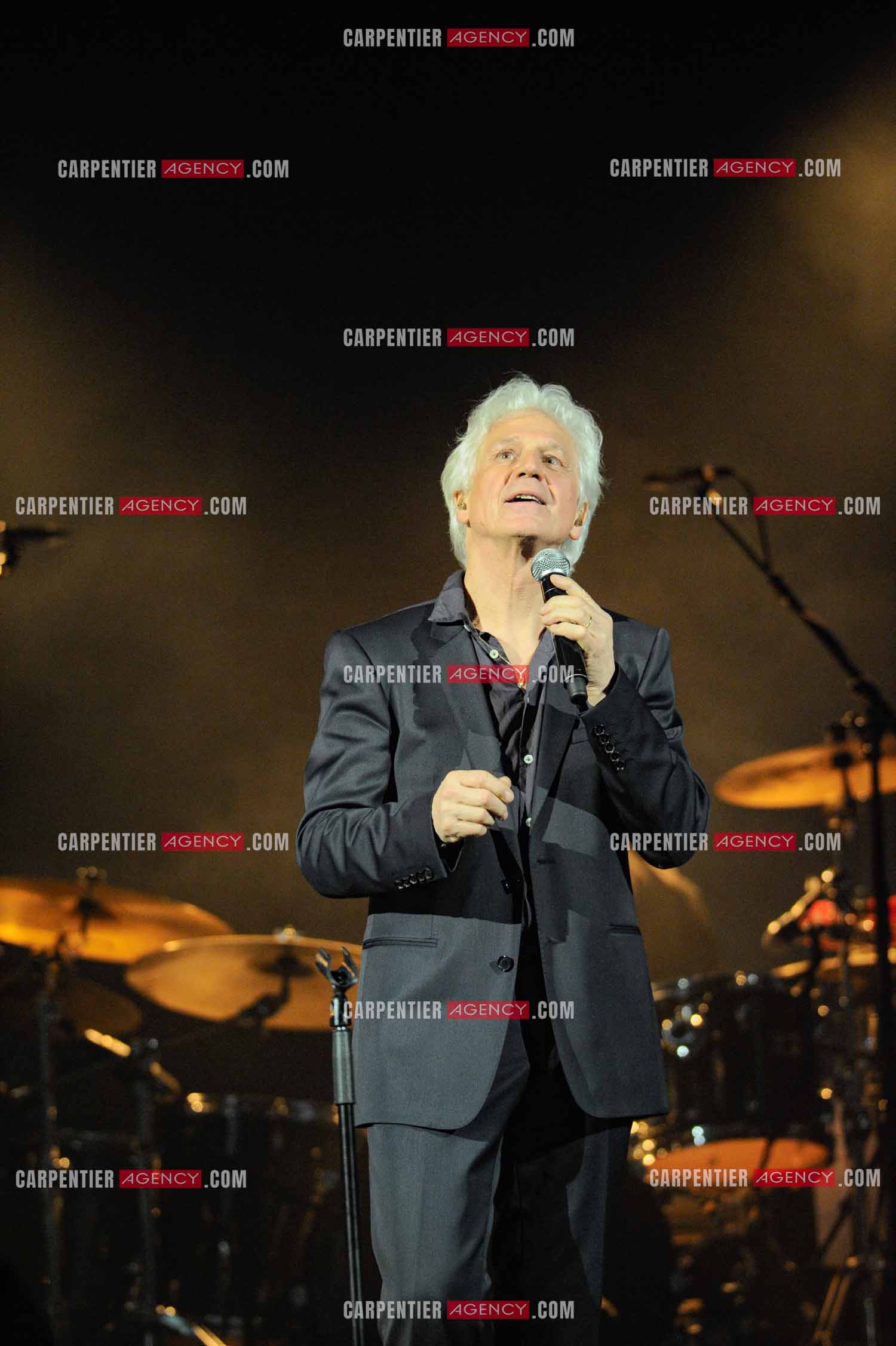 Le chanteur Gérard Lenorman en concert au Grand Rex à Paris.  ( Exclusif )