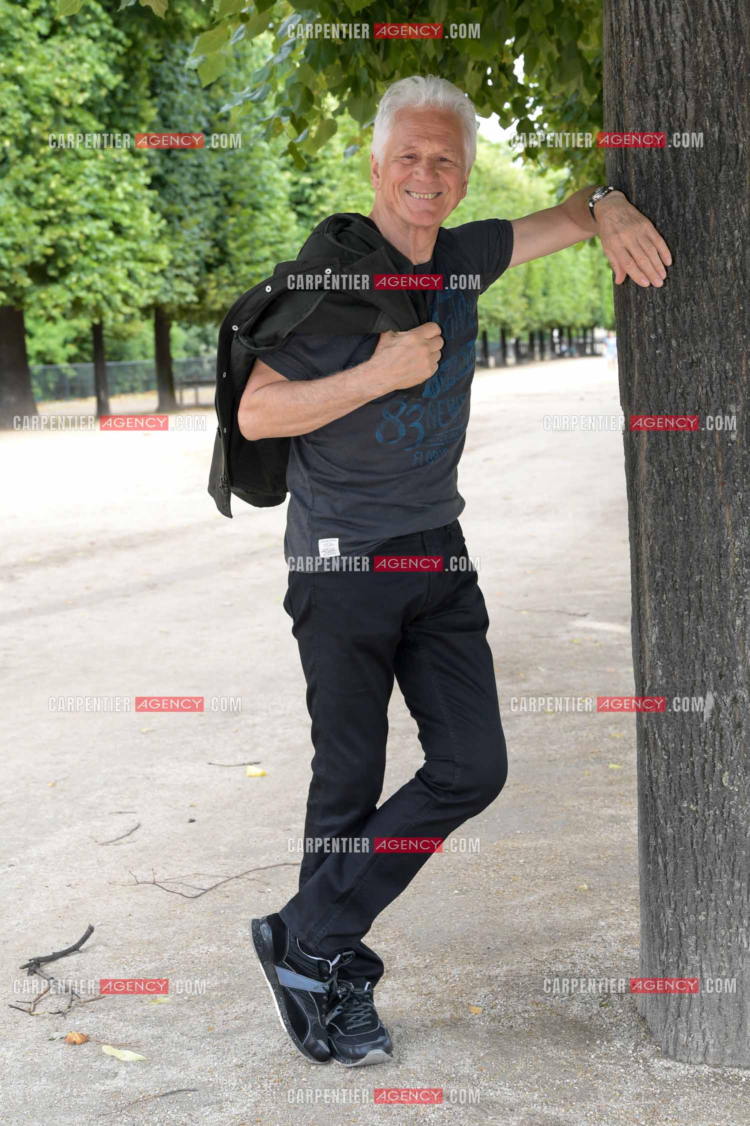 Le chanteur Gérard Lenorman au jardin des Tuileries à Paris. ( Exclusif )