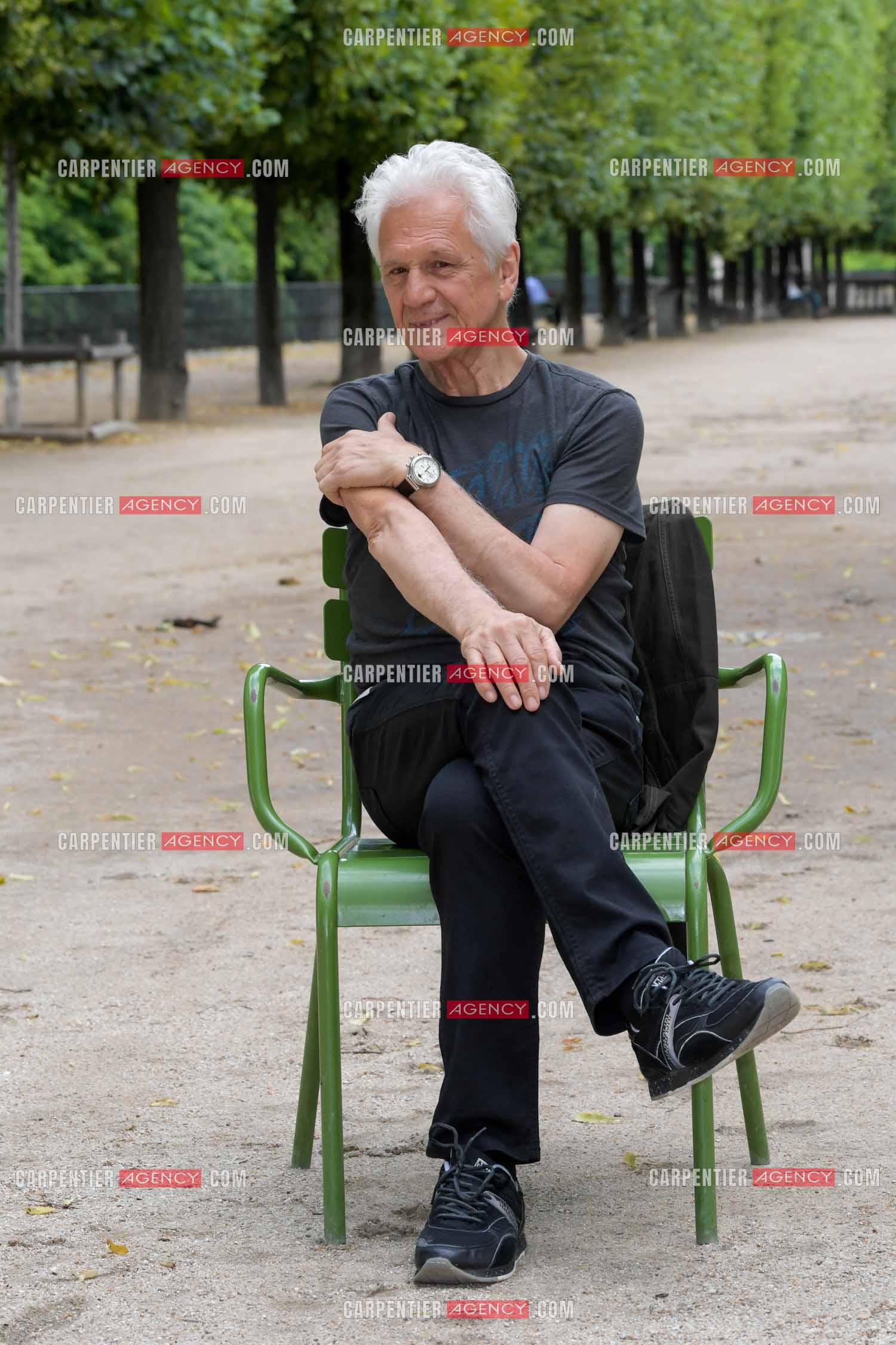 Le chanteur Gérard Lenorman au jardin des Tuileries à Paris. ( Exclusif )
