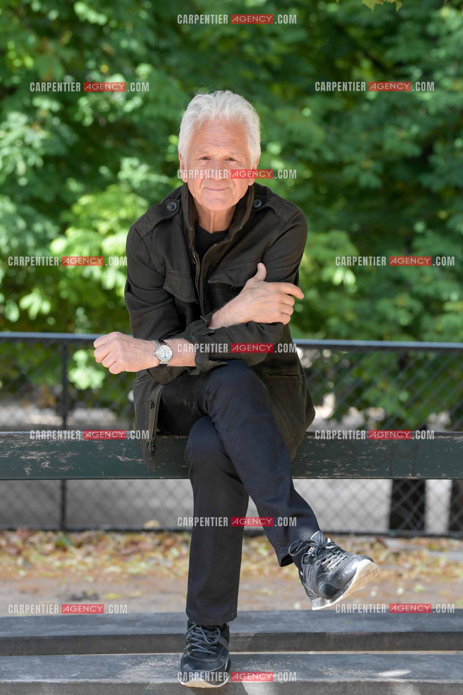 Le chanteur Gérard Lenorman au jardin des Tuileries à Paris. ( Exclusif )