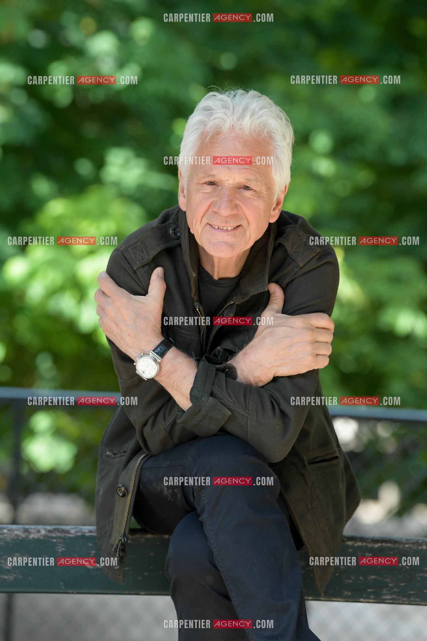 Le chanteur Gérard Lenorman au jardin des Tuileries à Paris. ( Exclusif )