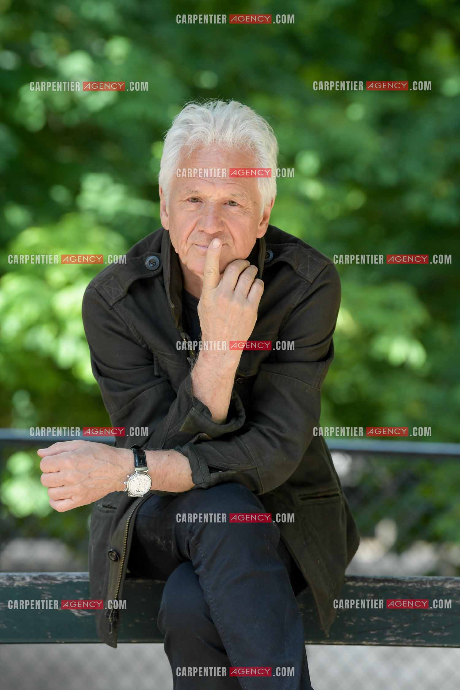 Le chanteur Gérard Lenorman au jardin des Tuileries à Paris. ( Exclusif )