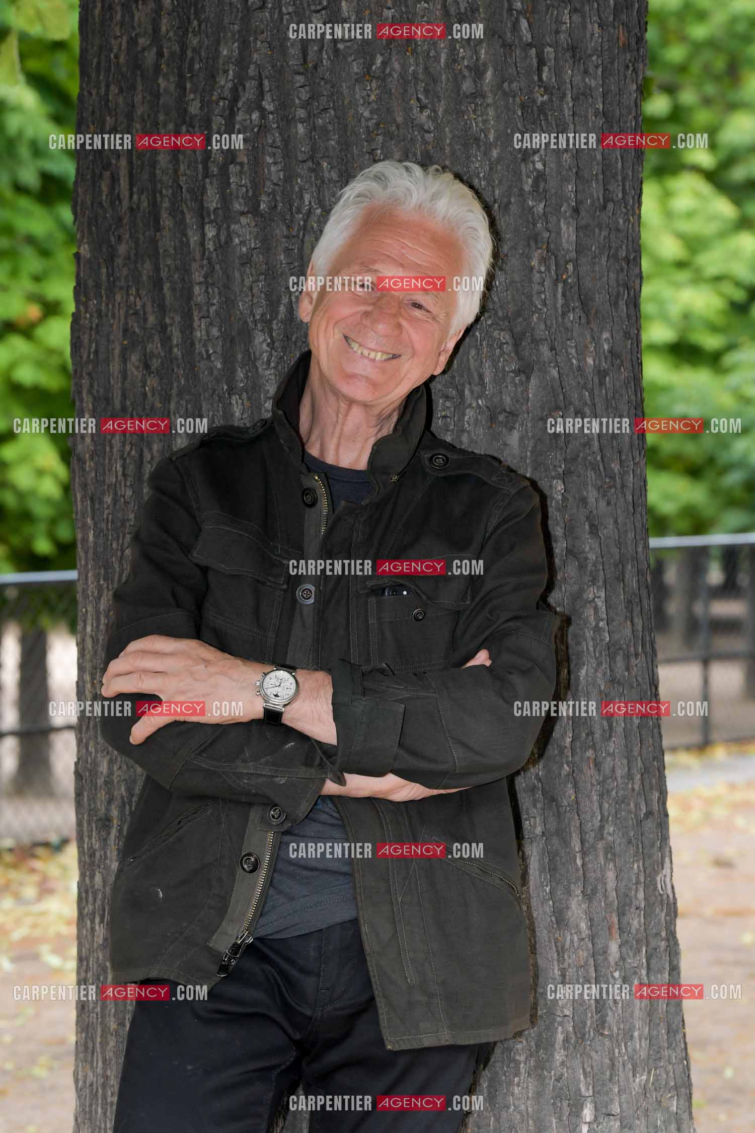 Le chanteur Gérard Lenorman au jardin des Tuileries à Paris. ( Exclusif )
