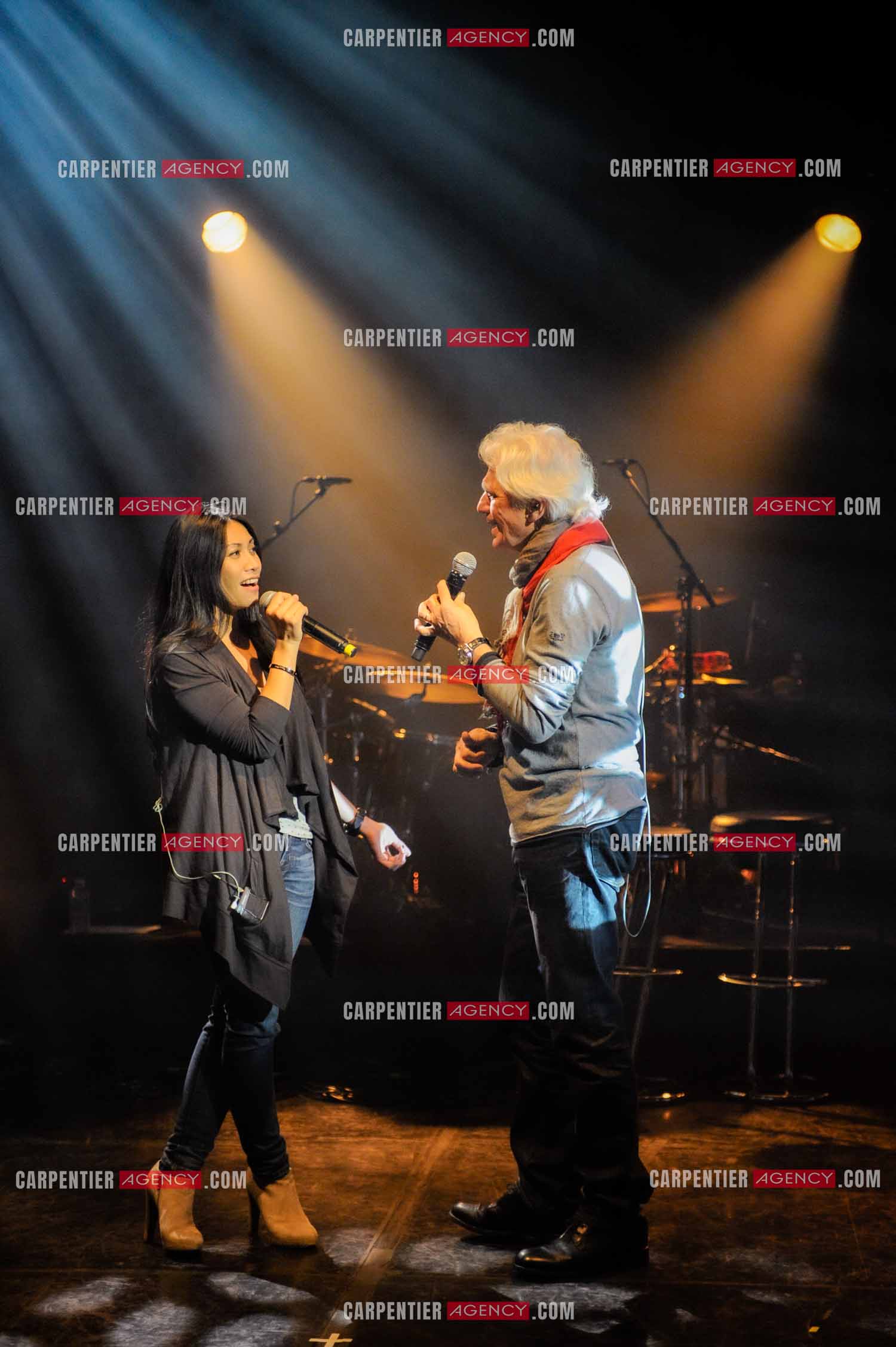 Le chanteur Gérard Lenorman en concert au Grand Rex à Paris. Lors des répétitions, Gérard Lenorman et la chanteuse Anggun.  ( Exclusif )