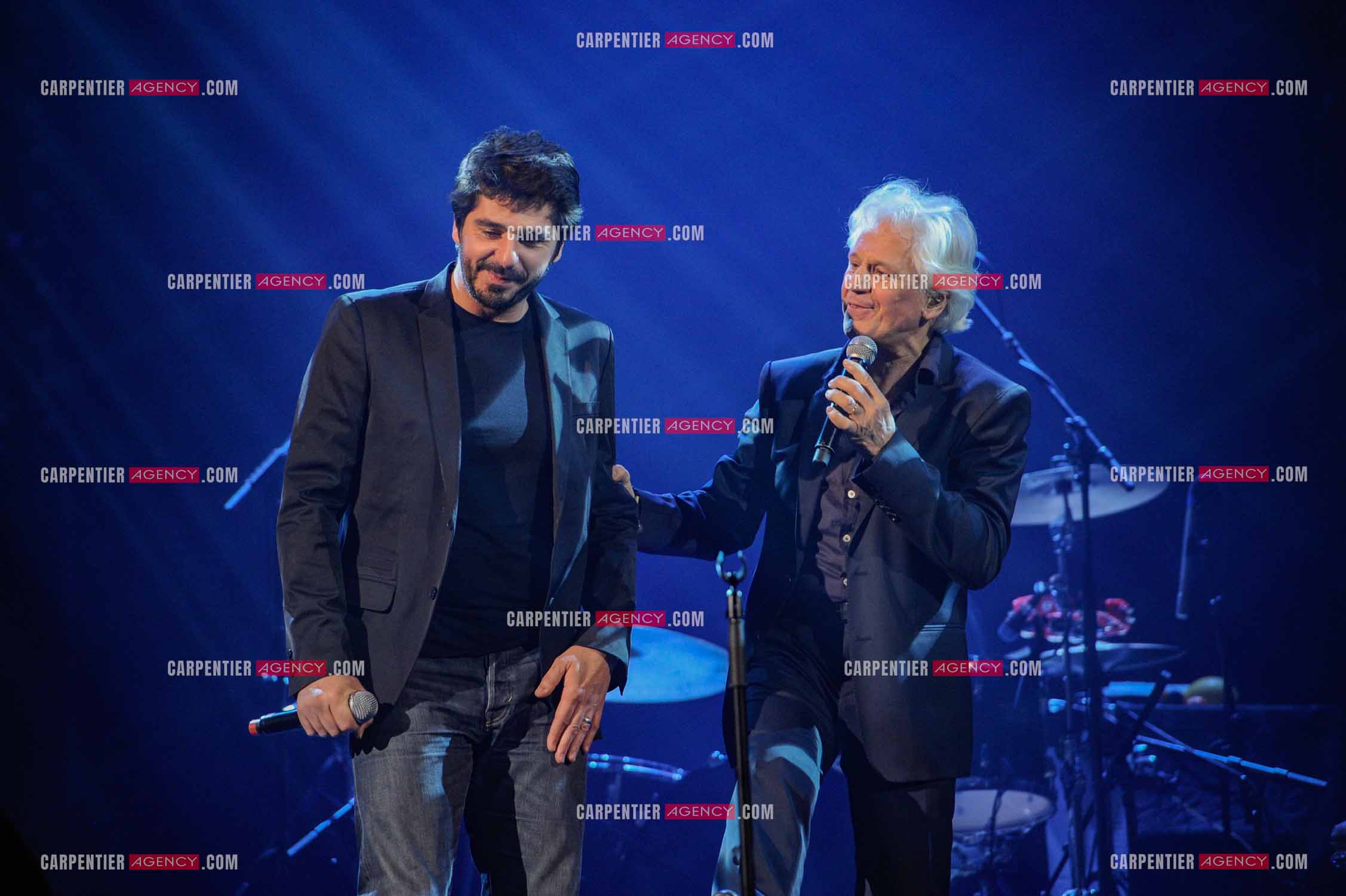 Le chanteur Gérard Lenorman en concert au Grand Rex à Paris. Gérard Lenorman lors d'un duo avec Patrick Fiori.  ( Exclusif )