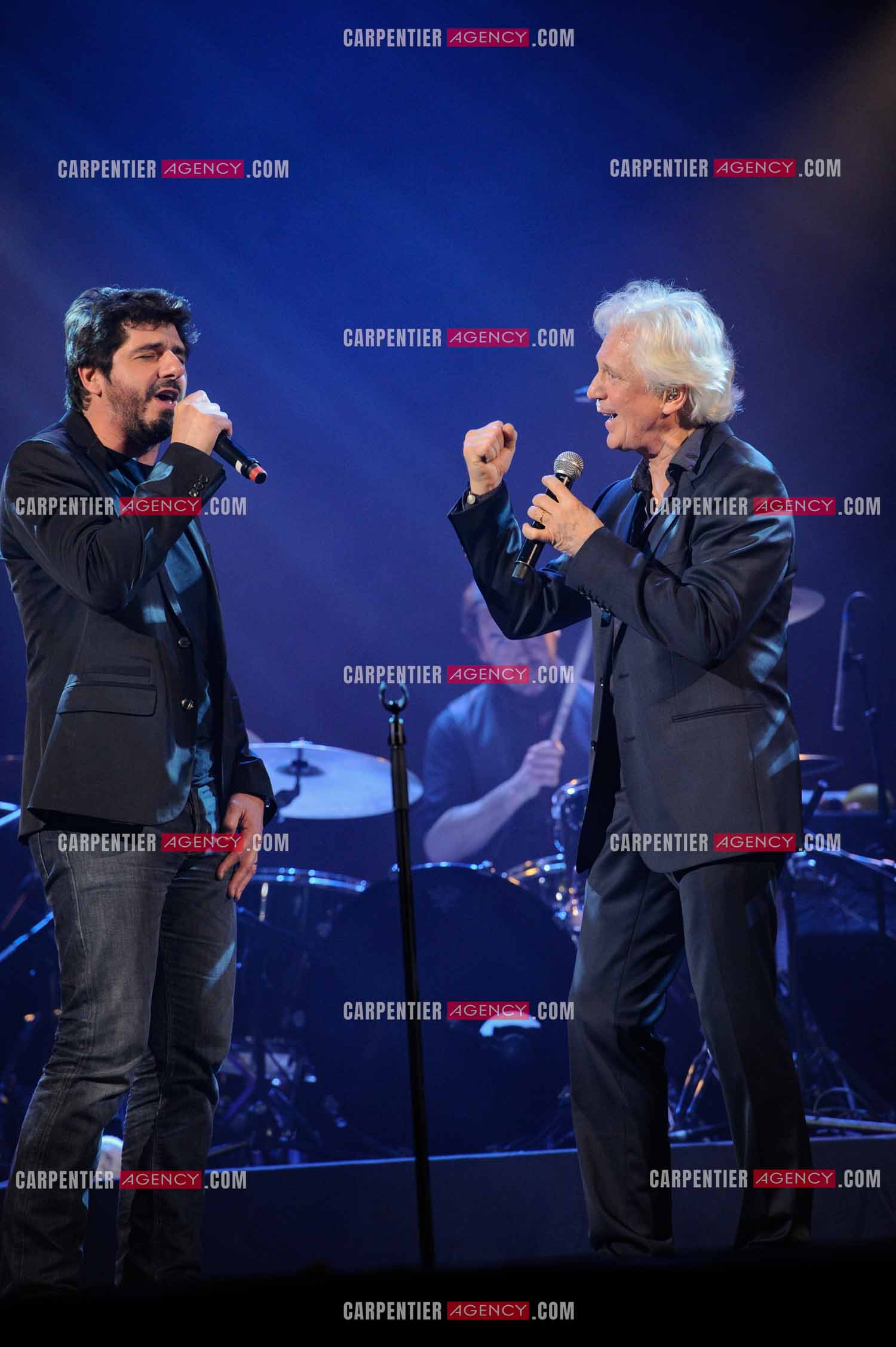 Le chanteur Gérard Lenorman en concert au Grand Rex à Paris. Gérard Lenorman lors d'un duo avec Patrick Fiori.  ( Exclusif )