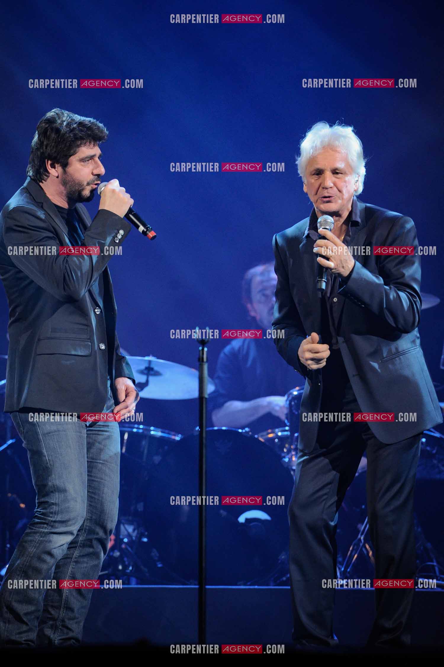 Le chanteur Gérard Lenorman en concert au Grand Rex à Paris. Gérard Lenorman lors d'un duo avec Patrick Fiori.  ( Exclusif )