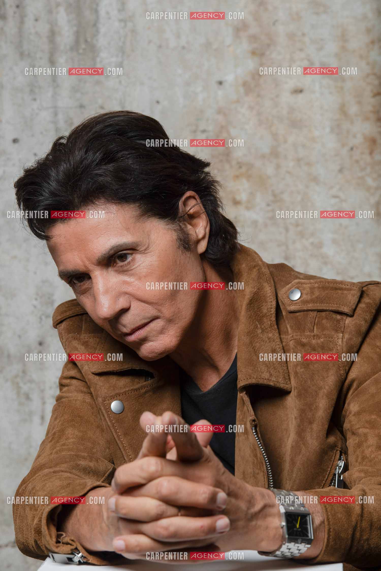 Le chanteur Jean-Luc Lahaye viens enfin d'obtenir de la part du juge l'autorisation de pouvoir se produire sur scène devant ses fans. Cela faisait presque trois années que Jean-Luc Lahaye avait été mis en examen pour viol et agression sexuelle de deux mineures, et avait été interdit par la juge d'instruction chargée des investigations de se produire en public.  ( Exclusif )