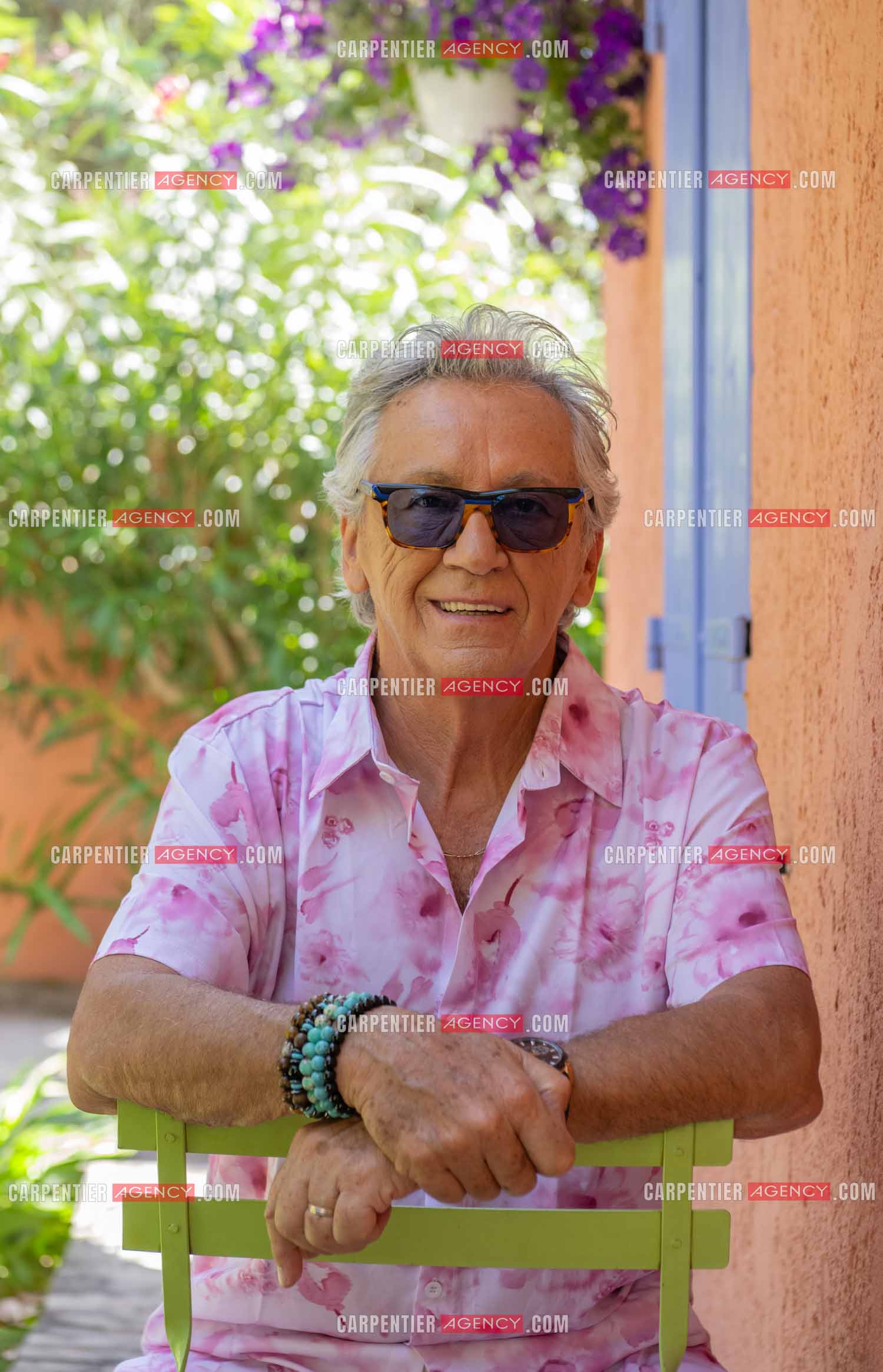 Portrait du chanteur Jean-Pierre Savelli chez lui dans le Var le 28 Mai 2025.  ( Exclusif )