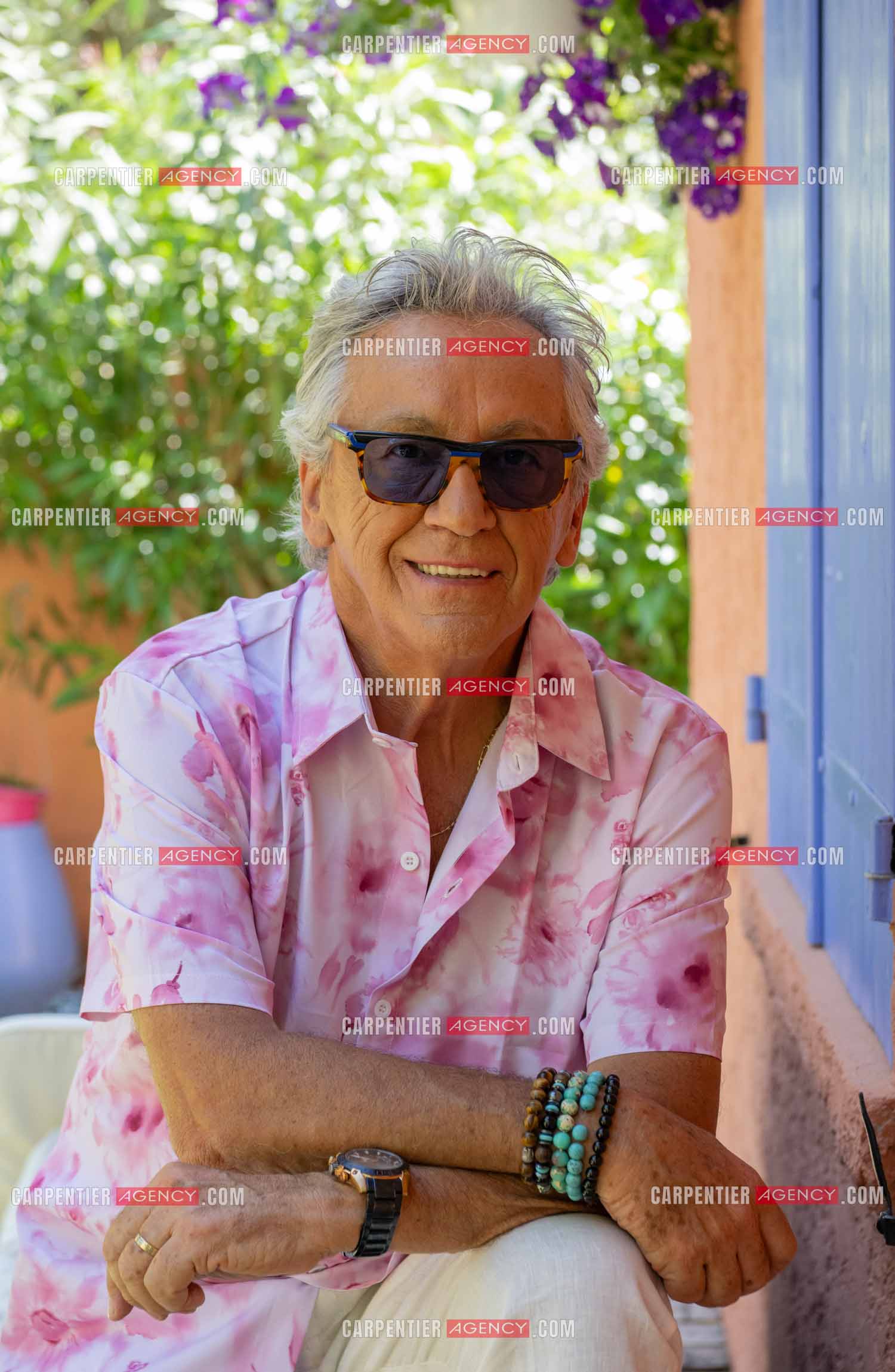 Portrait du chanteur Jean-Pierre Savelli chez lui dans le Var le 28 Mai 2025.  ( Exclusif )