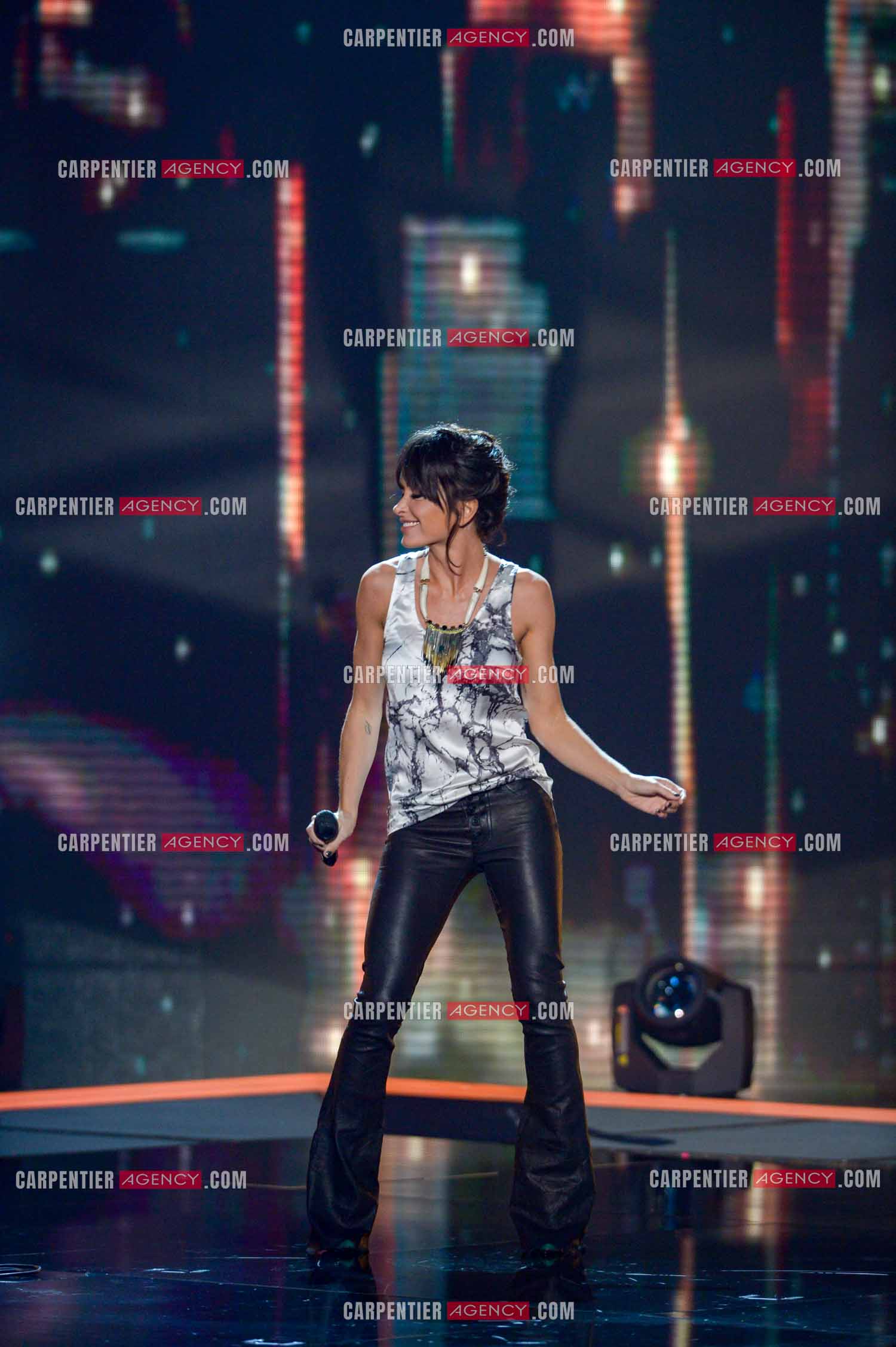 La chanteuse Jenifer Bartoli coach vocal de l'émission The Voice Kid's.  ( Exclusif )