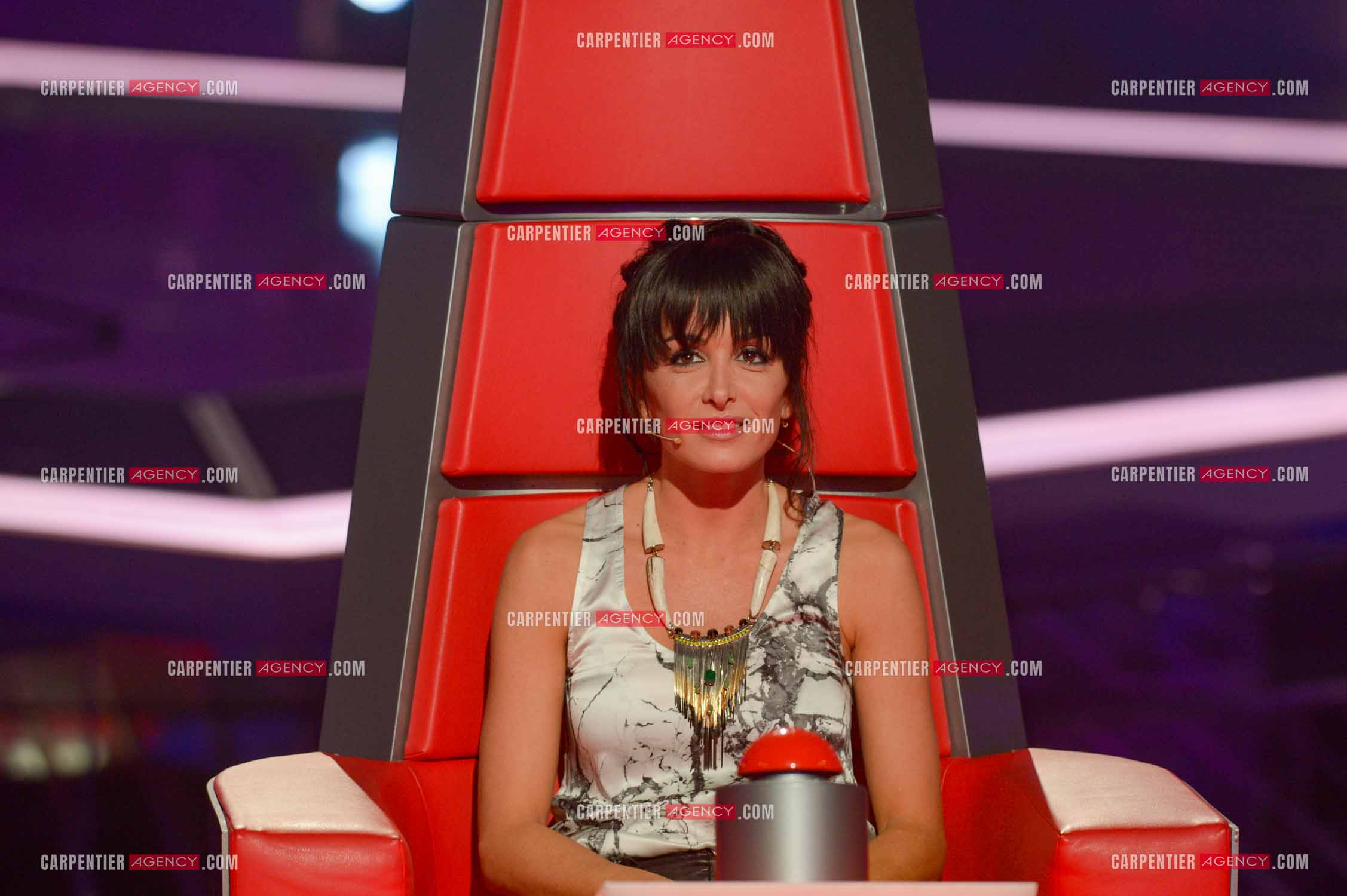 La chanteuse Jenifer Bartoli coach vocal de l'émission The Voice Kid's dans son fauteuil rouge.  ( Exclusif )