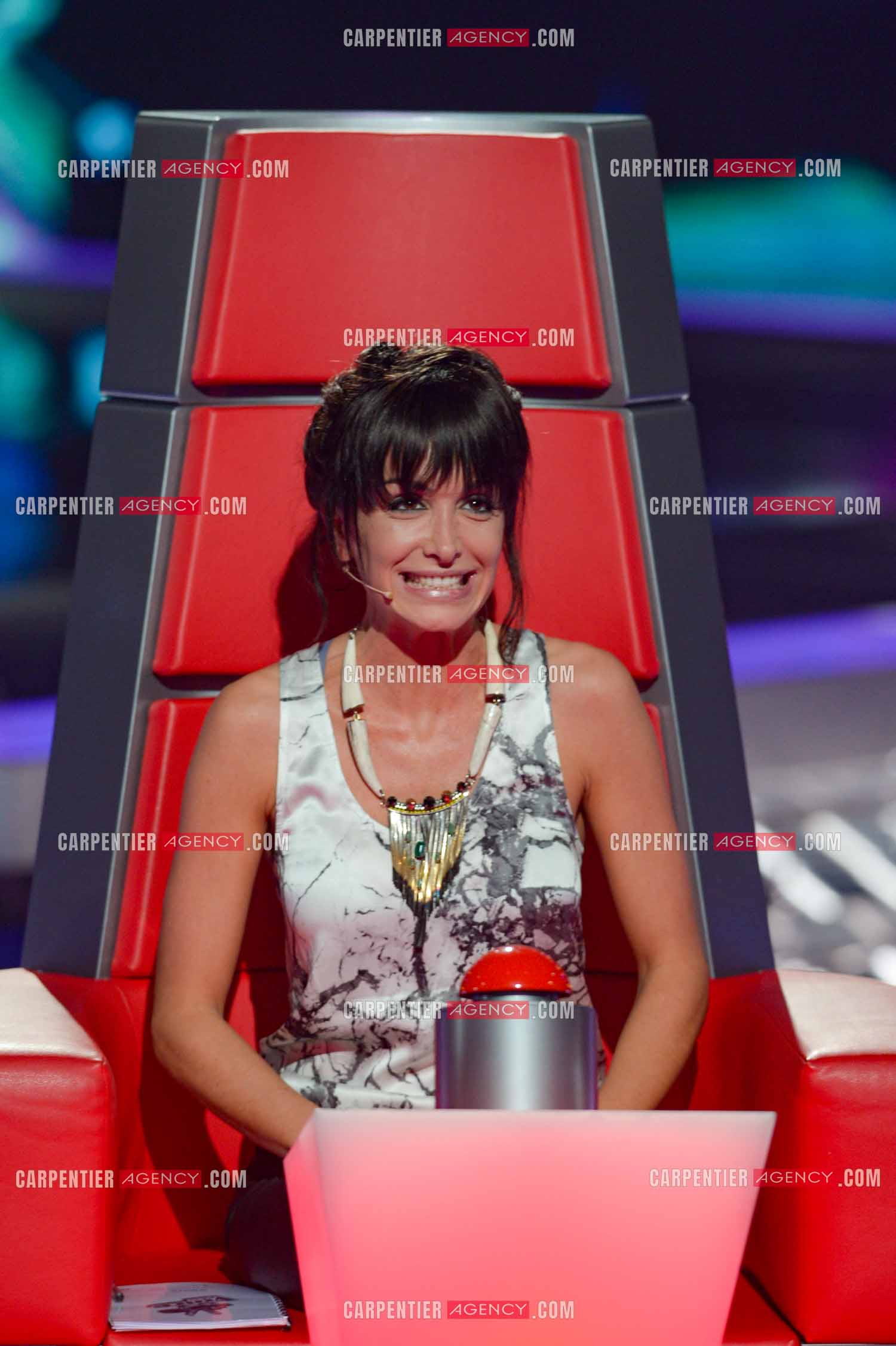 La chanteuse Jenifer Bartoli coach vocal de l'émission The Voice Kid's dans son fauteuil rouge.  ( Exclusif )