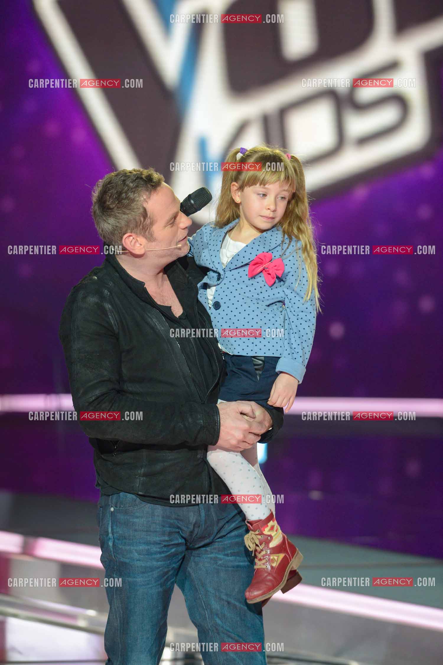 C'est le chanteur Garou qui est choisi par la petite Gloria De Blasi pour la coacher dans cette aventure.  ( Exclusif )