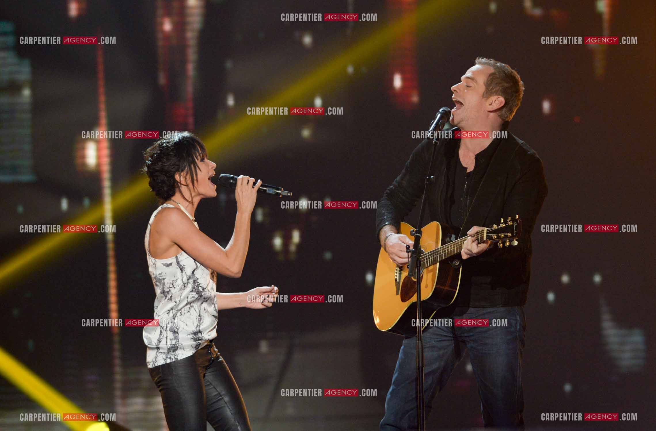 Les deux coachs de l'émission The Voice Kid's Jenifer Bertoli et Garou lors d'un duo.  ( Exclusif )