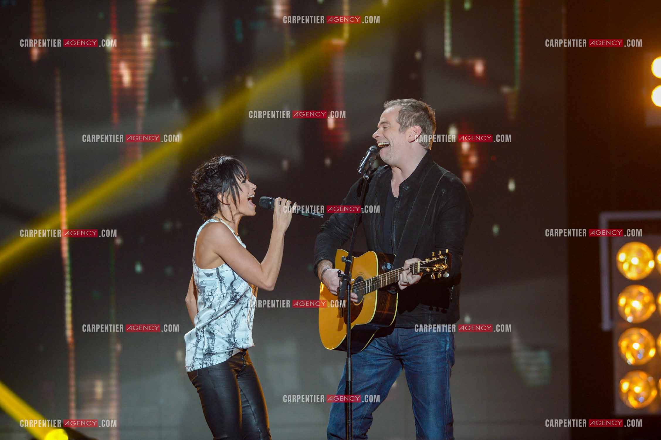 Les deux coachs de l'émission The Voice Kid's Jenifer Bertoli et Garou lors d'un duo.  ( Exclusif )
