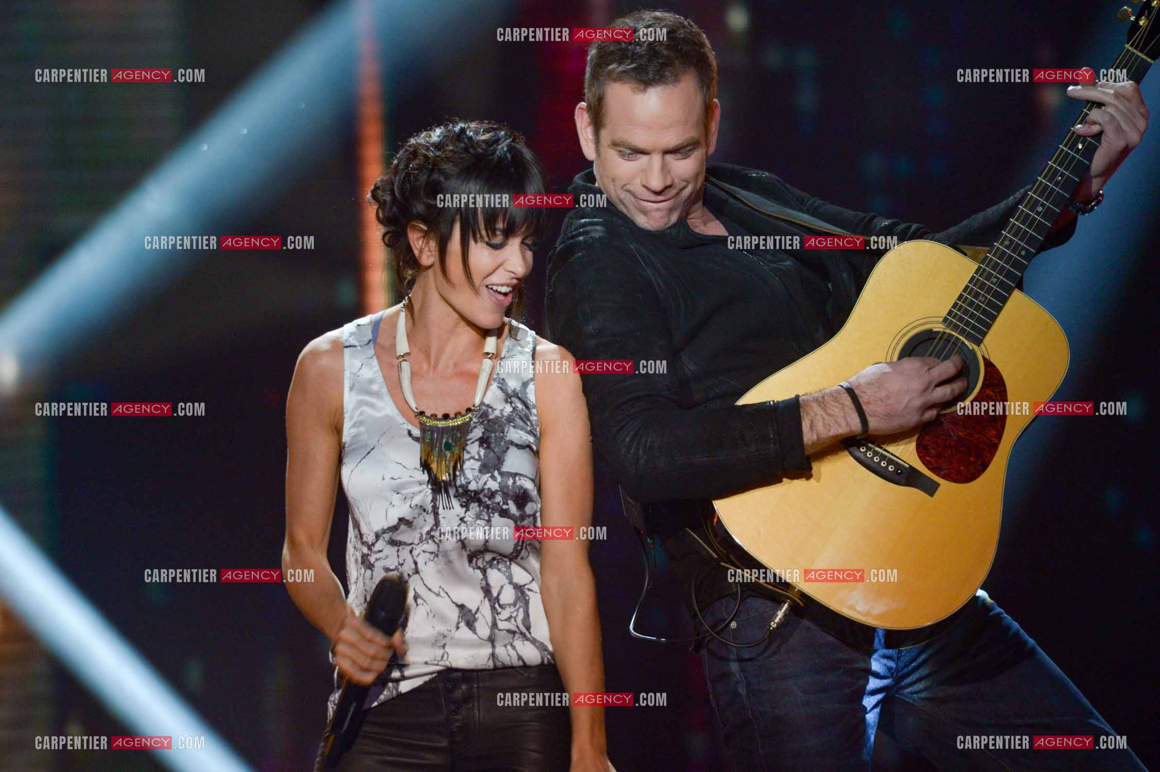 Les deux coachs de l'émission The Voice Kid's Jenifer Bertoli et Garou lors d'un duo.  ( Exclusif )