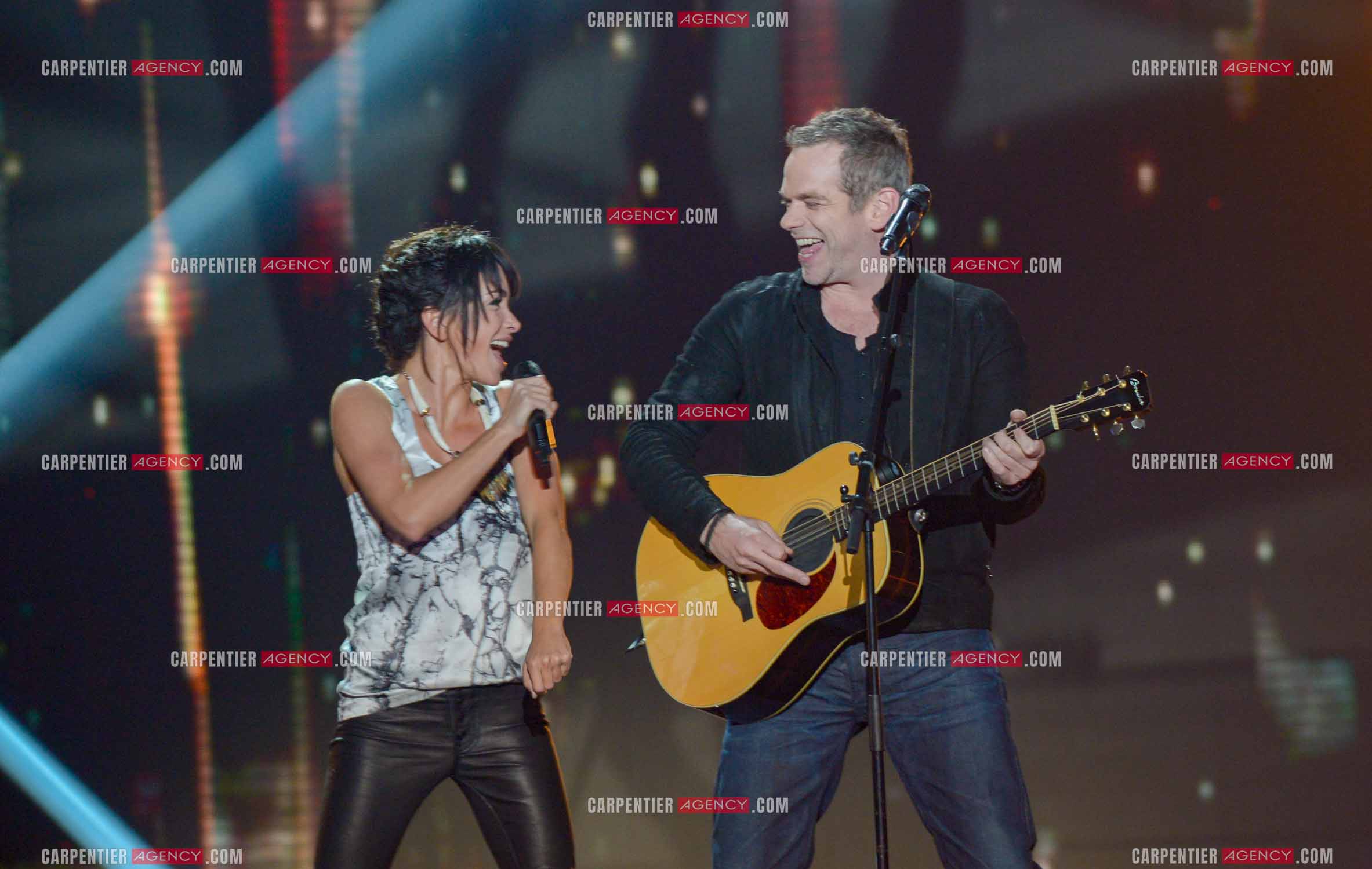 Les deux coachs de l'émission The Voice Kid's Jenifer Bertoli et Garou lors d'un duo.  ( Exclusif )