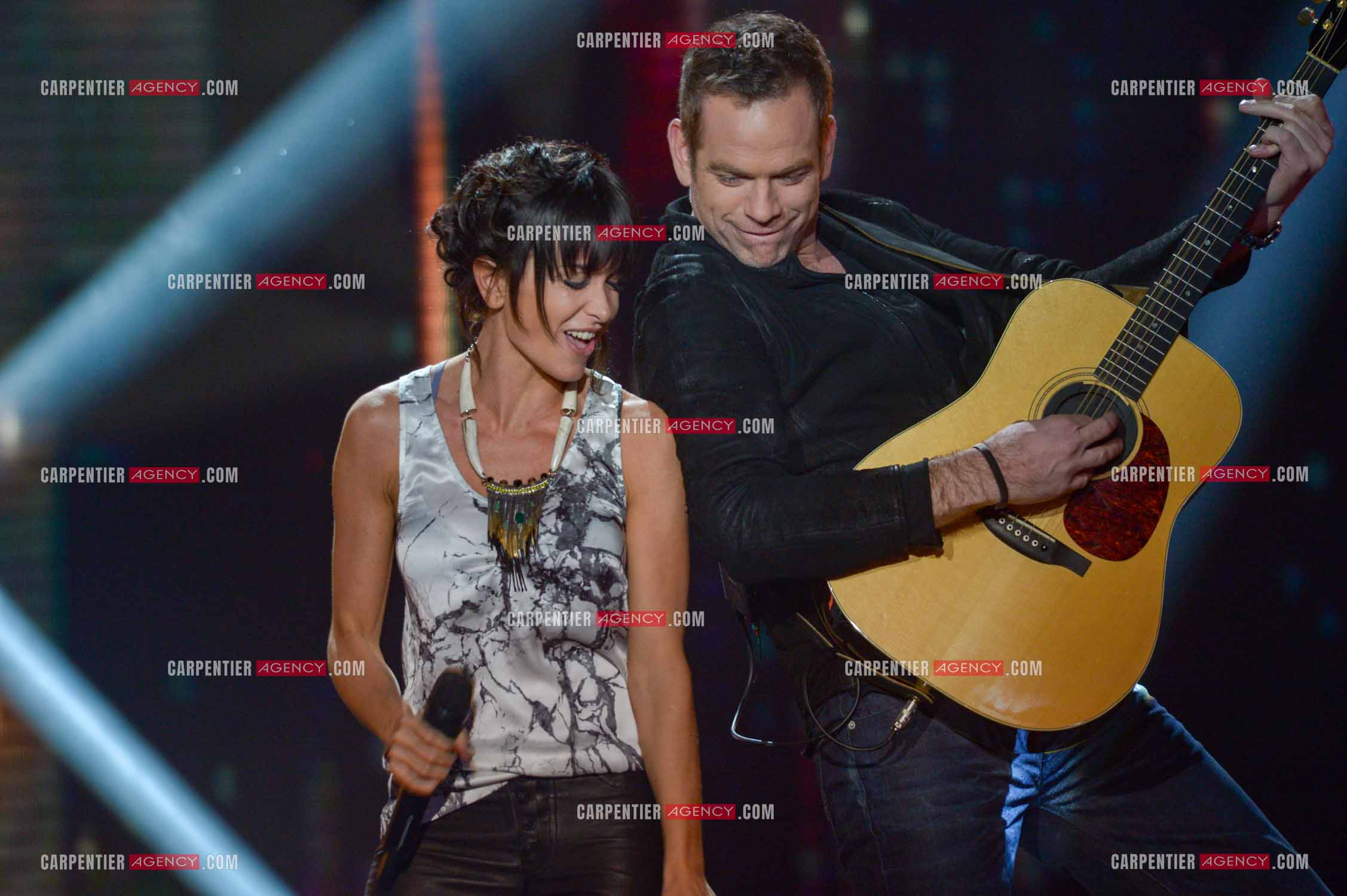 Les deux coachs de l'émission The Voice Kid's Jenifer Bertoli et Garou lors d'un duo.  ( Exclusif )