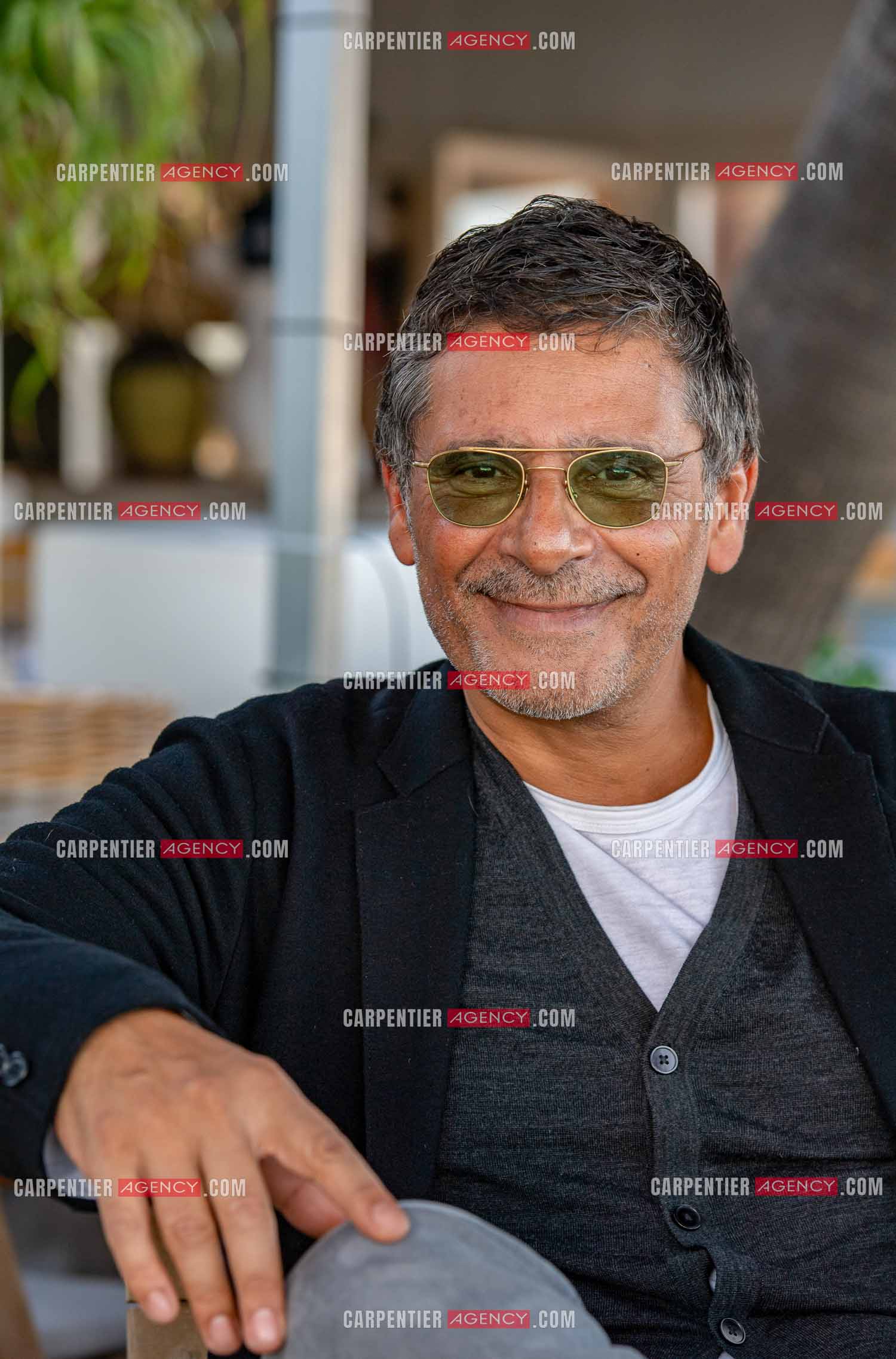 L'acteur Pascal Elbé sur la plage du Mourillon à Toulon pour la promo de son dernier film “ ON EST FAIT POUR S'ENTENDRE “.   ( Exclusif )