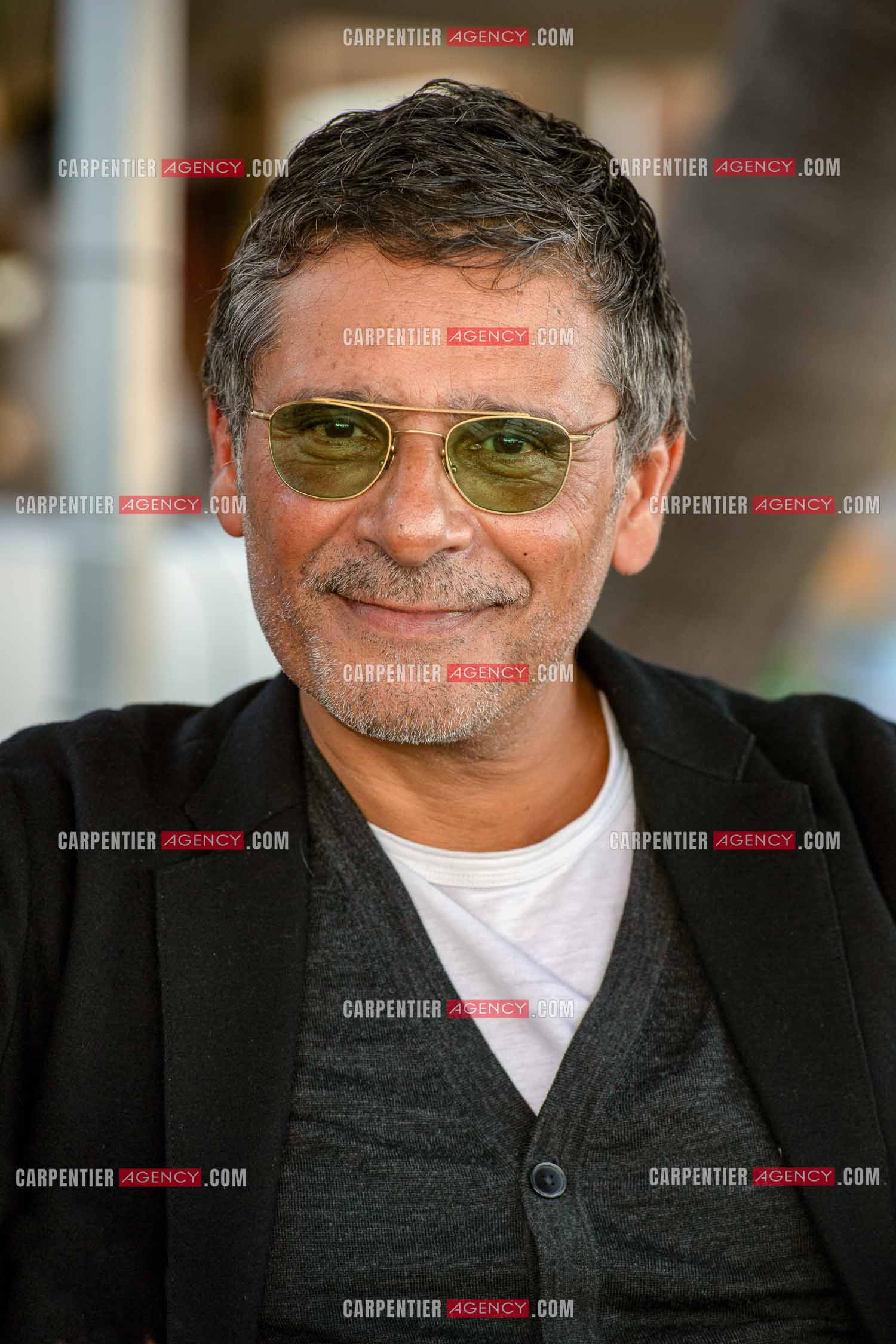 L'acteur Pascal Elbé sur la plage du Mourillon à Toulon pour la promo de son dernier film “ ON EST FAIT POUR S'ENTENDRE “.   ( Exclusif )