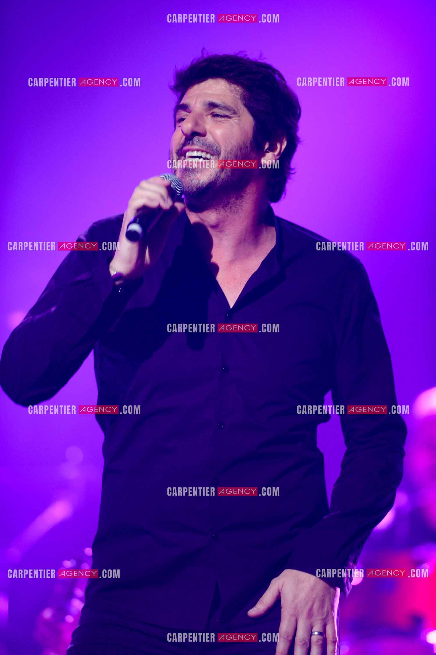 Le chanteur Patrick Fiori en concert.  ( Exclusif )