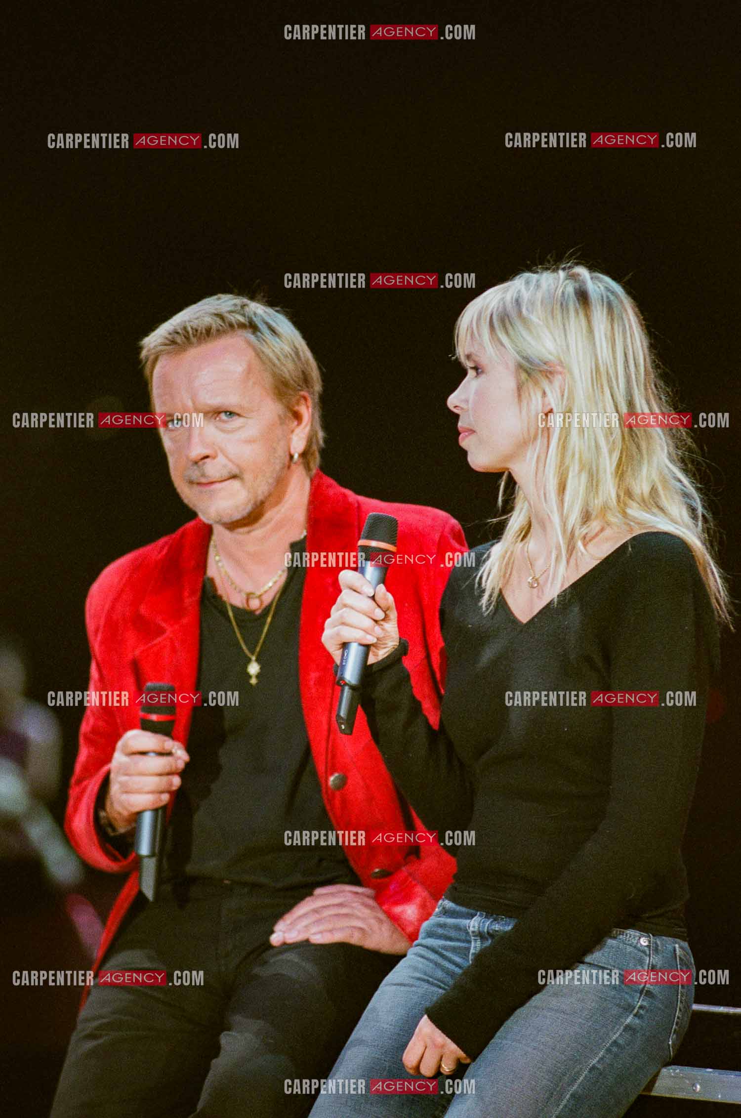 Le chanteur Renaud et sa femme Romane Serda invités pour l'anniversaire des 20 ans du Zénith de Paris.