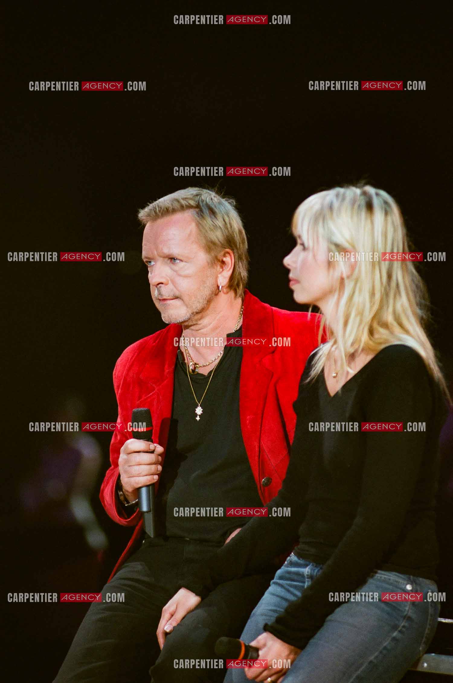 Le chanteur Renaud et sa femme Romane Serda invités pour l'anniversaire des 20 ans du Zénith de Paris.
