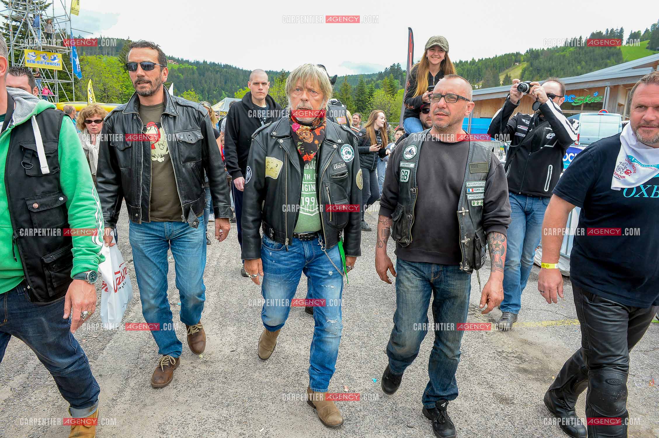 Le chanteur Renaud ( parrain de cette seconde édition ) assiste au "Motordays" à Gérardmer en 2016. Renaud entouré de ses amis bikers.  ( Exclusif )