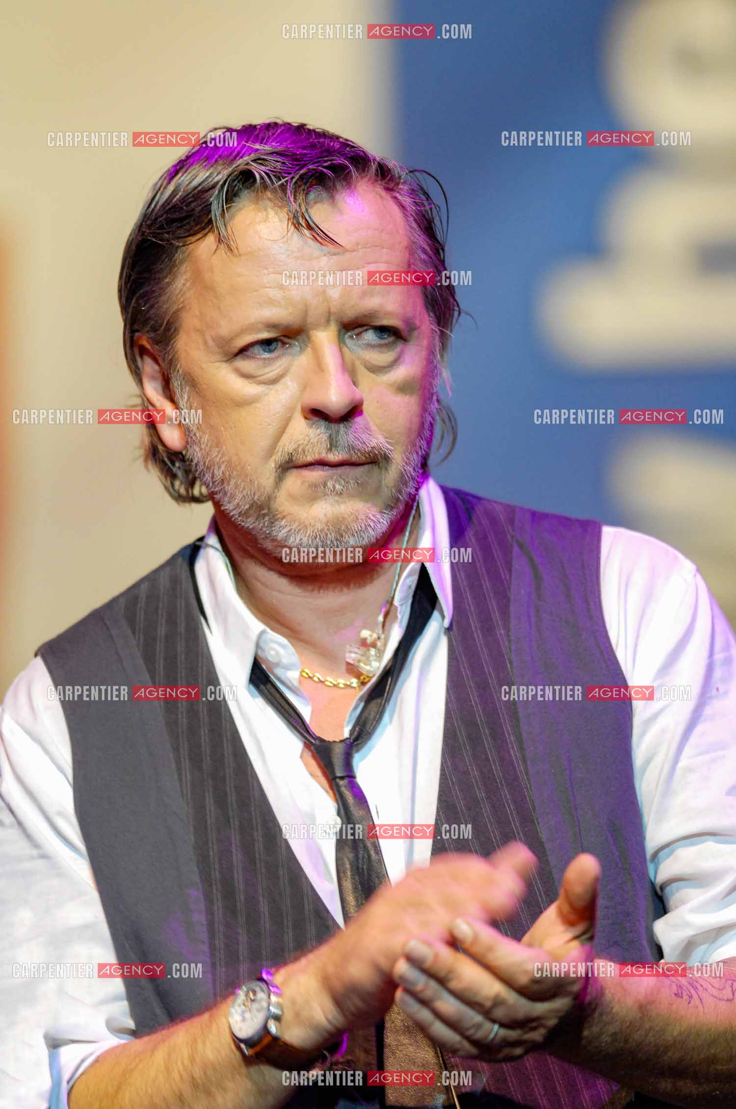 Le chanteur Renaud lors d'un concert de soutien au Zénith de Paris au profit de la libération d'Ingrid Betancourt.